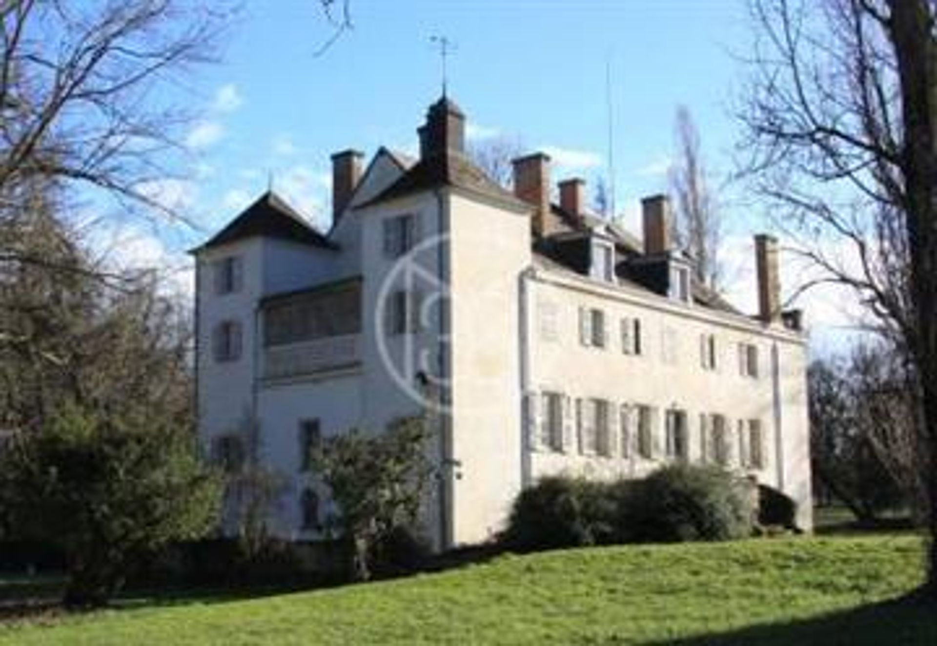 Casa nel Lapalisse, Auvergne-Rhone-Alpes 10181024