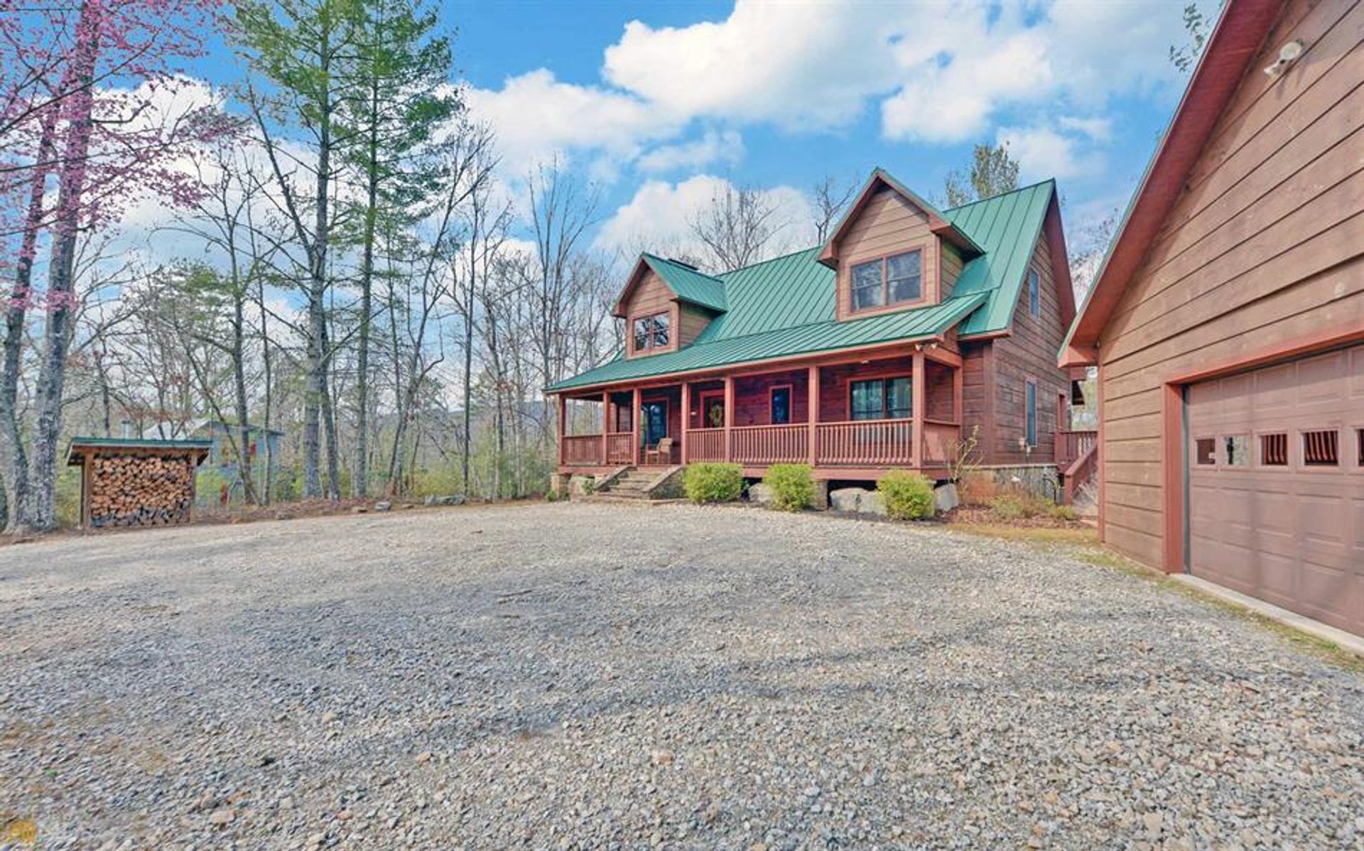 House in Lakemont, Georgia 10181475