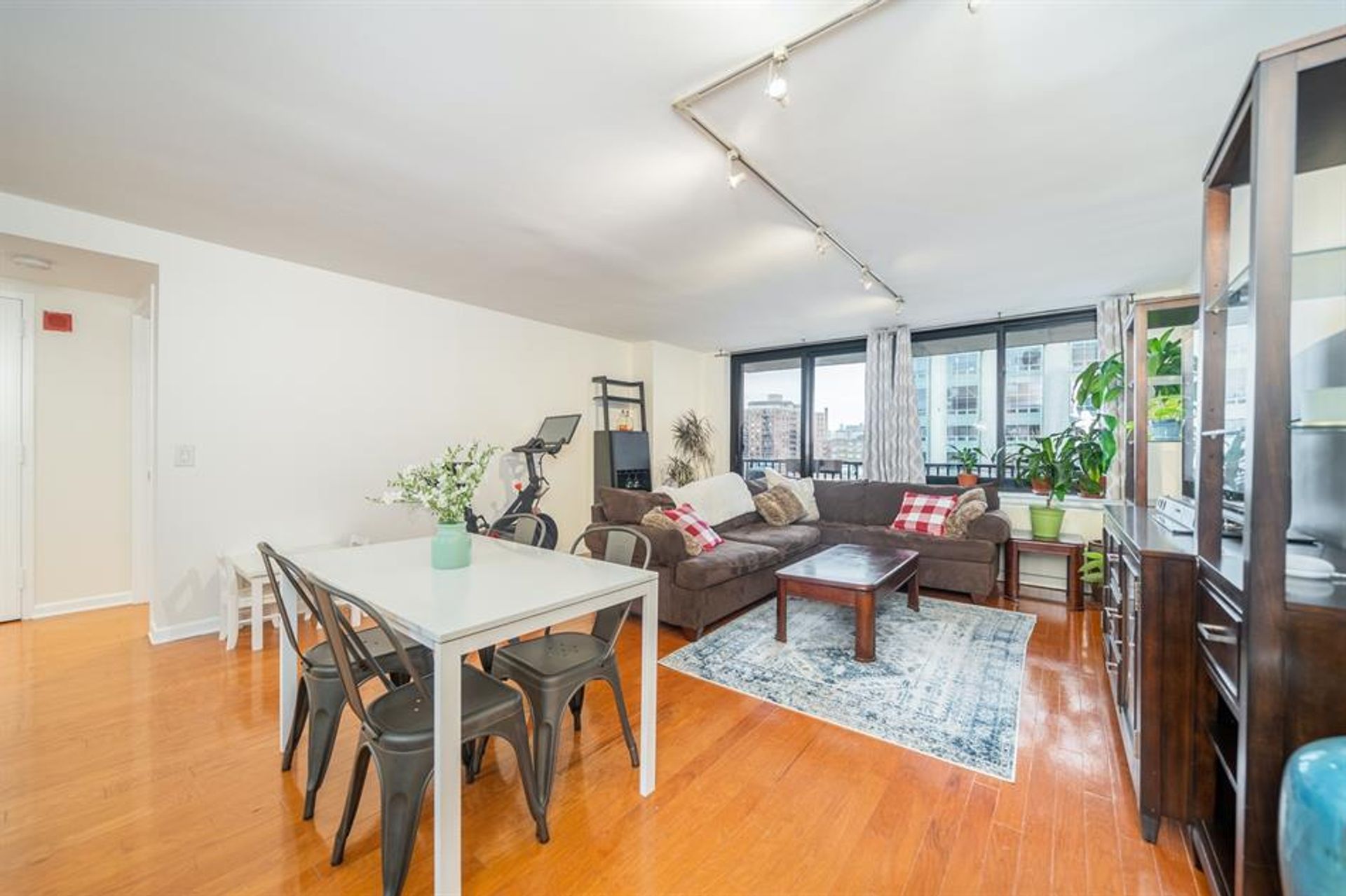 Condominium in Hoboken, New Jersey 10181788