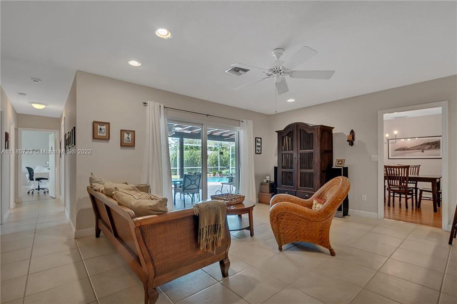 קוֹנדוֹמִינִיוֹן ב Palmetto Bay, Florida 10182139