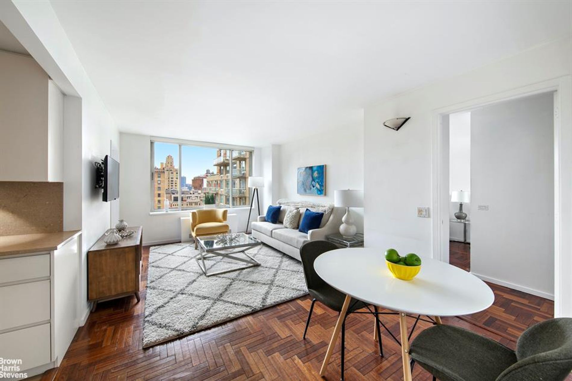 Condominium in Manhattan, New York 10182402