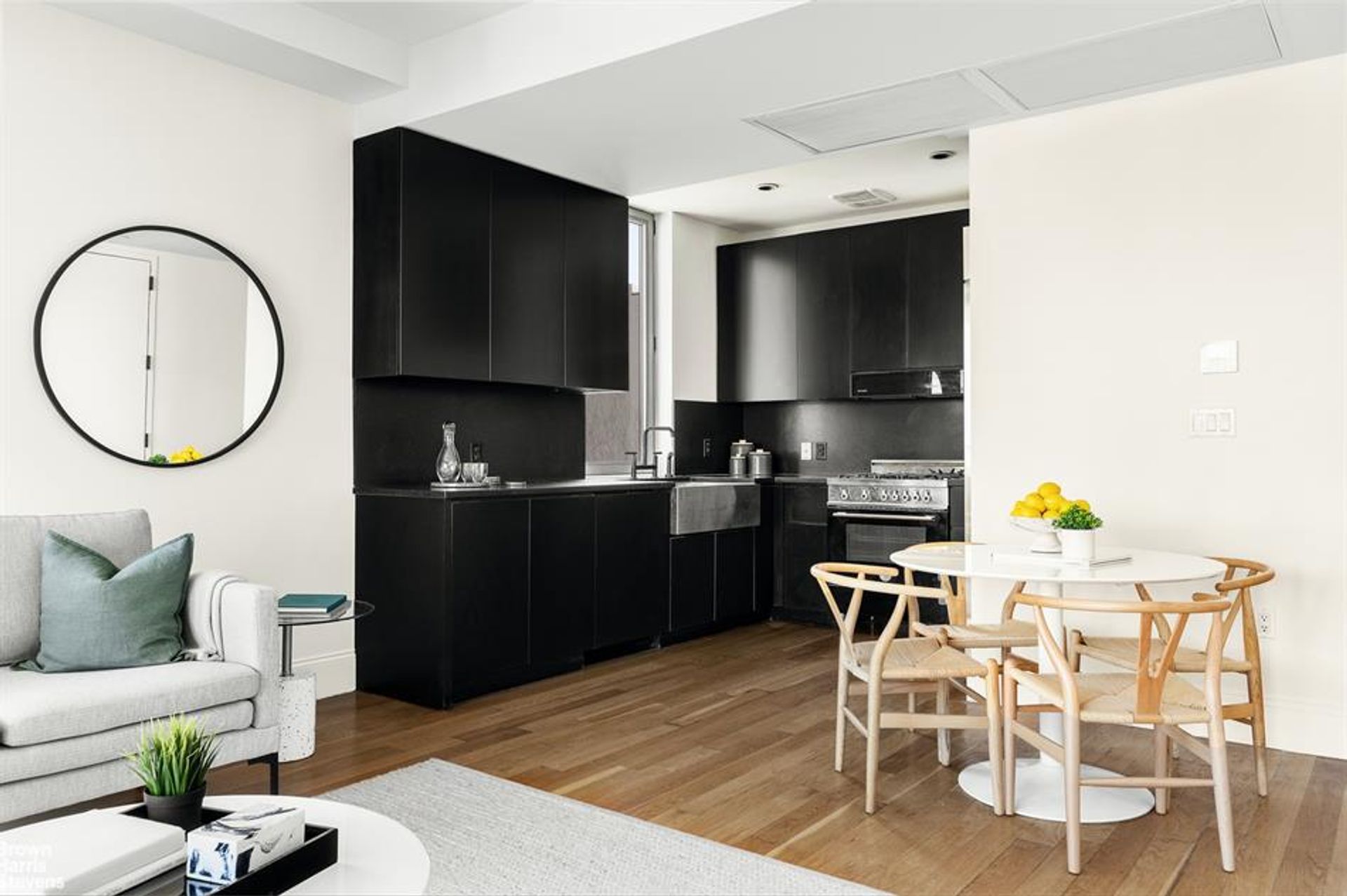 Condominium in New York, New York 10182737