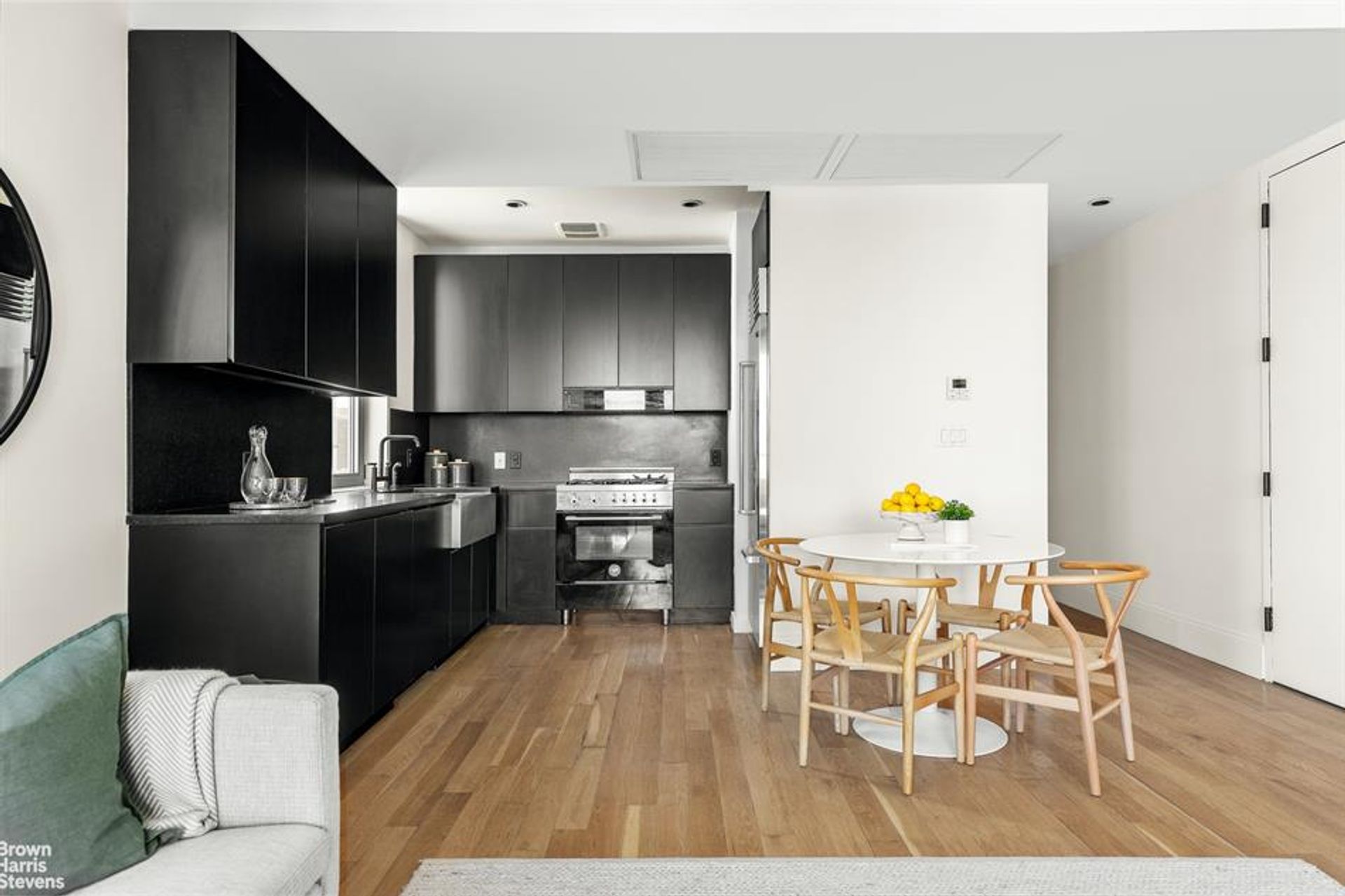 Condominium in New York, New York 10182737