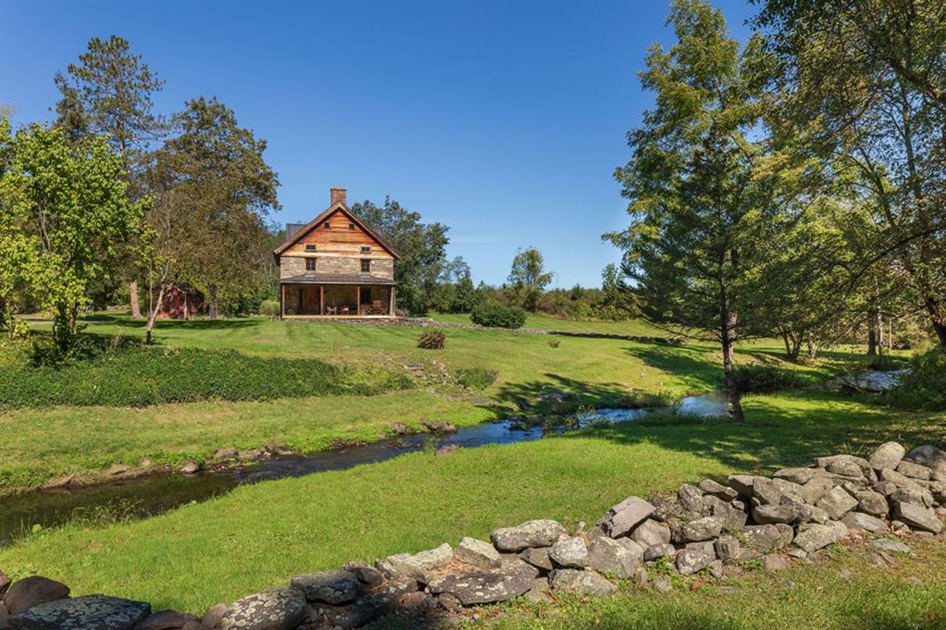 House in Ulster Park, New York 10183234