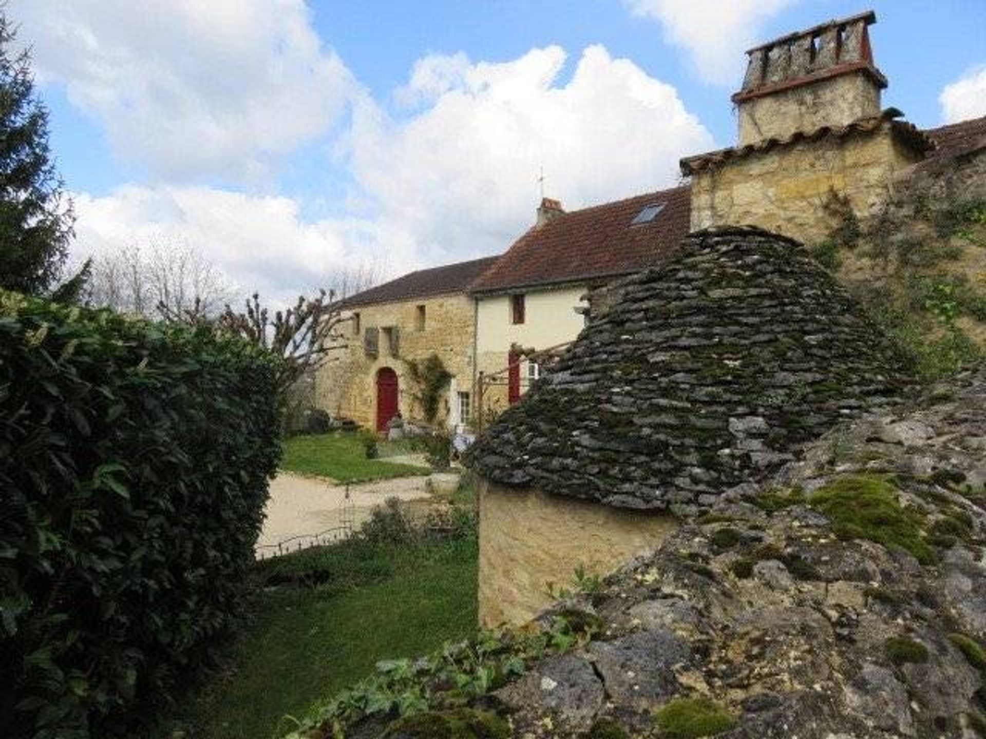 Residential in Beynac-et-Cazenac, Nouvelle-Aquitaine 10190938