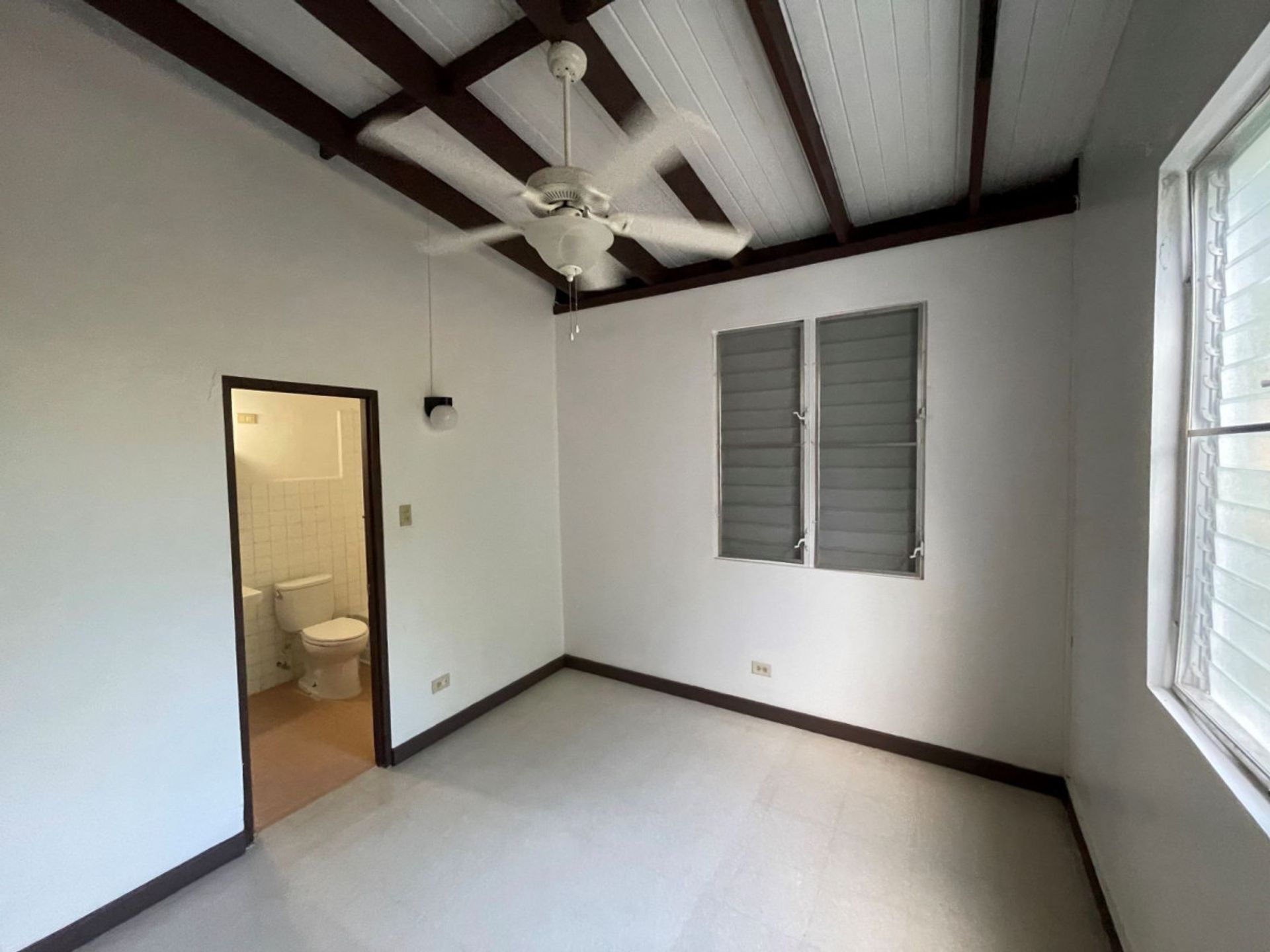 Condominium in Coral Bay, Virgin Islands 10190967