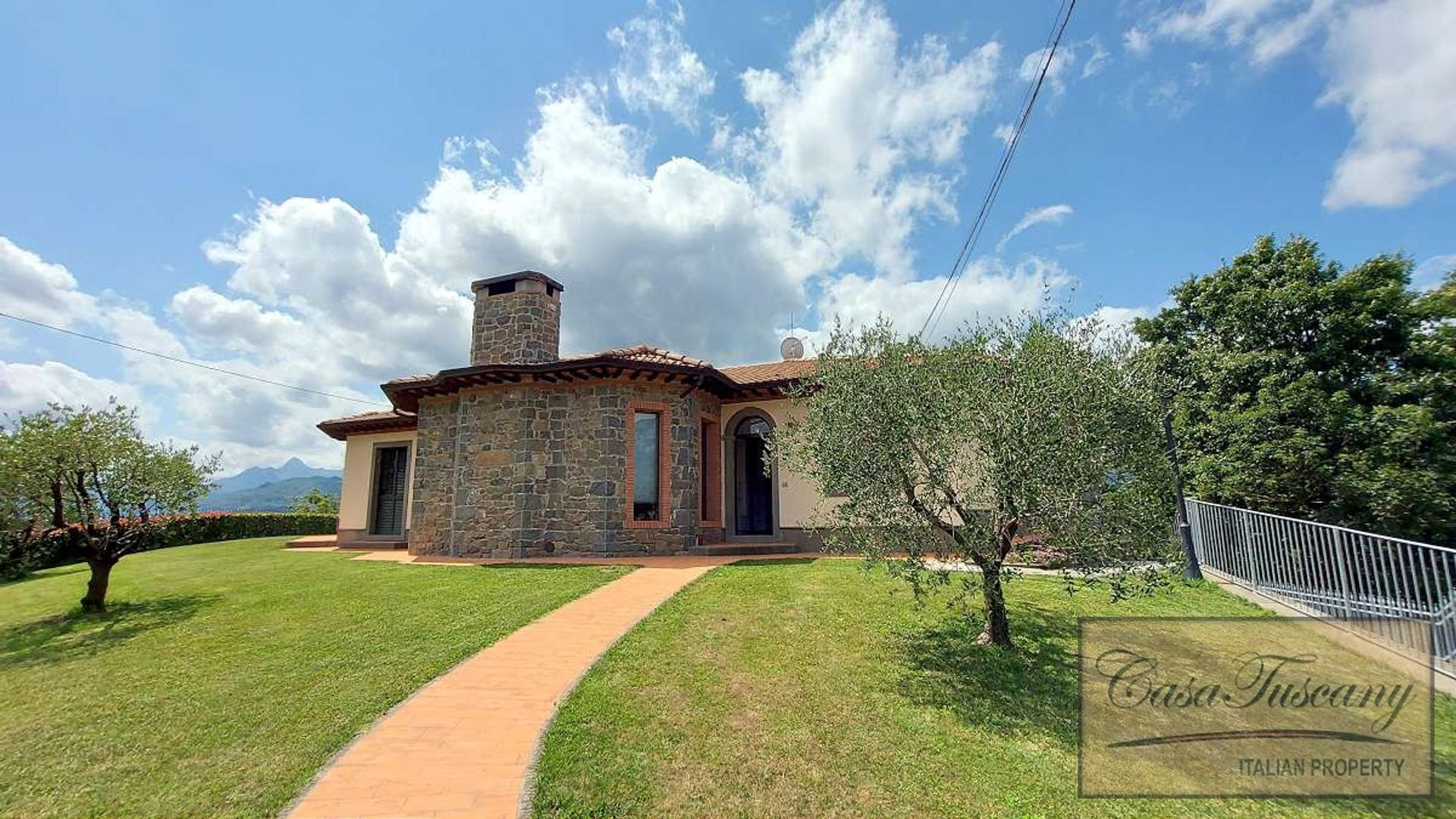 Casa nel Villa Collemandina, Tuscany 10191034