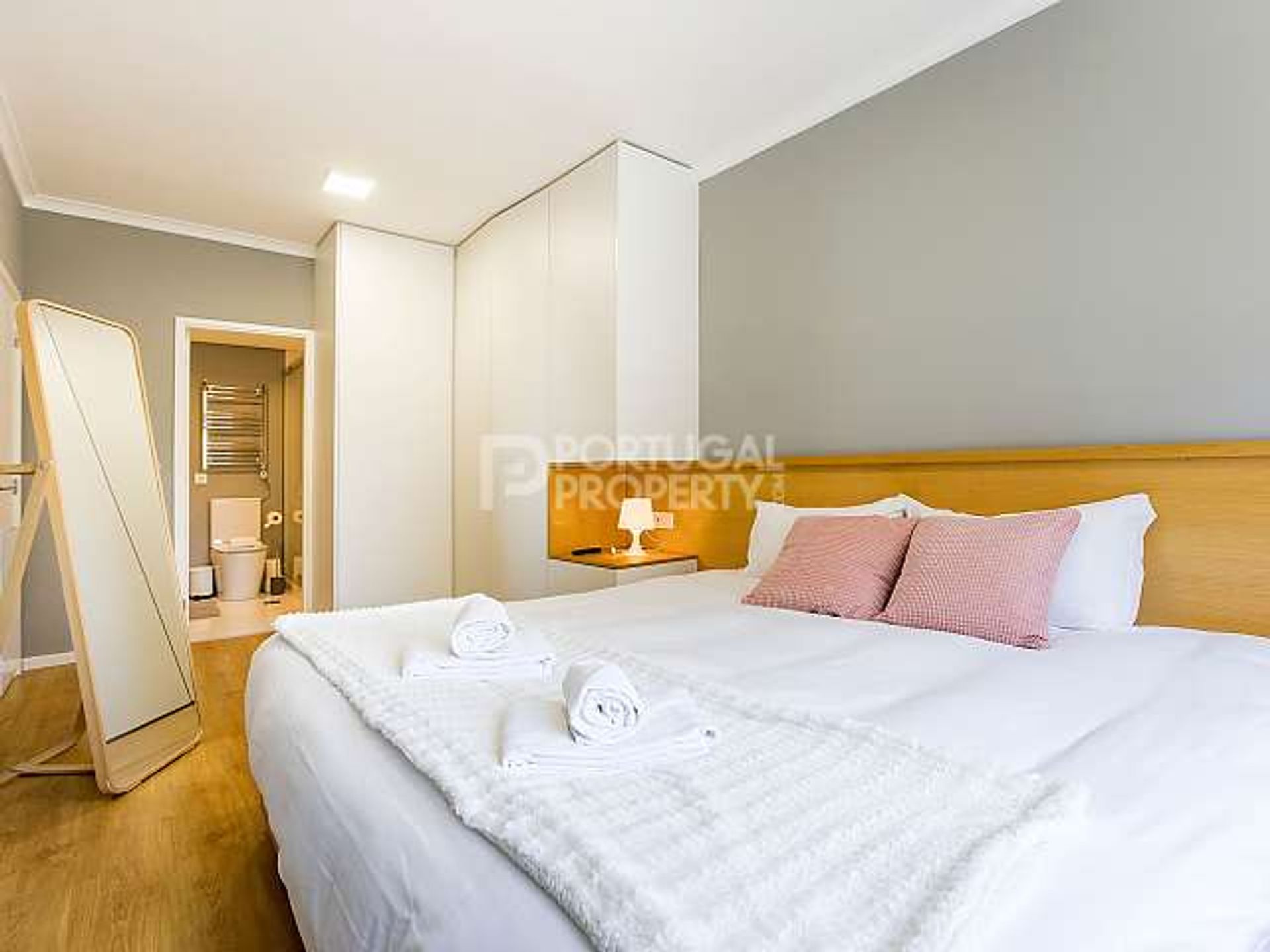 Condominio en Porto, Porto District 10191047