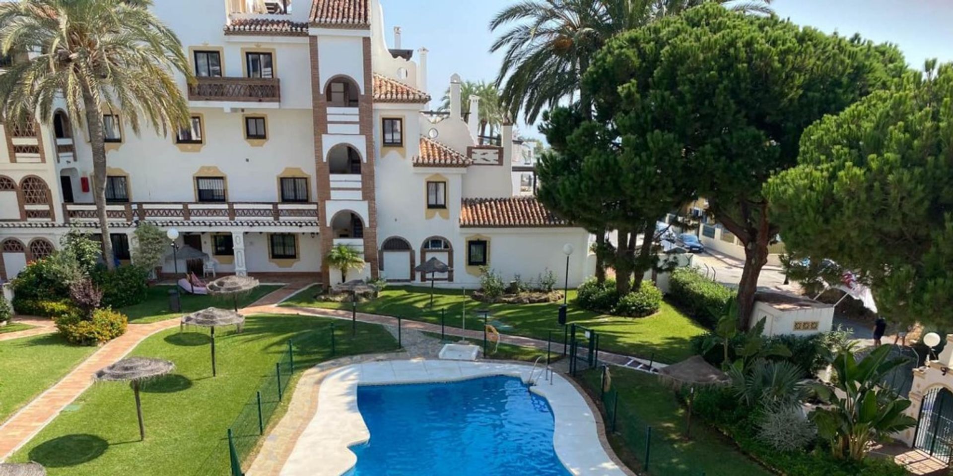 Condominium in Sitio de Calahonda, Andalusia 10191655