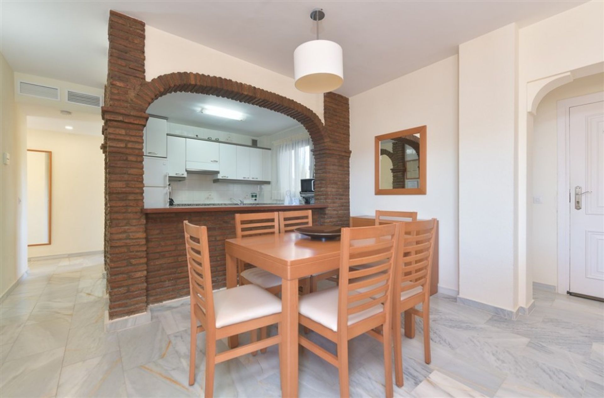 Condominium in Sitio de Calahonda, Andalusia 10191655