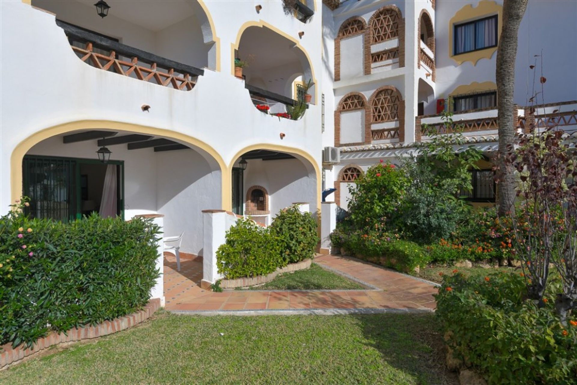 Condominium in Sitio de Calahonda, Andalusia 10191655