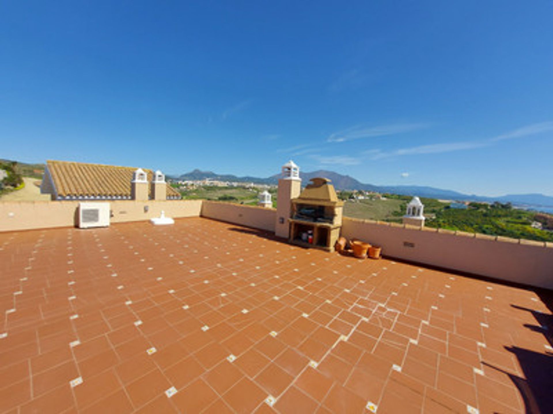 Condominio nel Puerto de la Duquesa, Andalusia 10191944