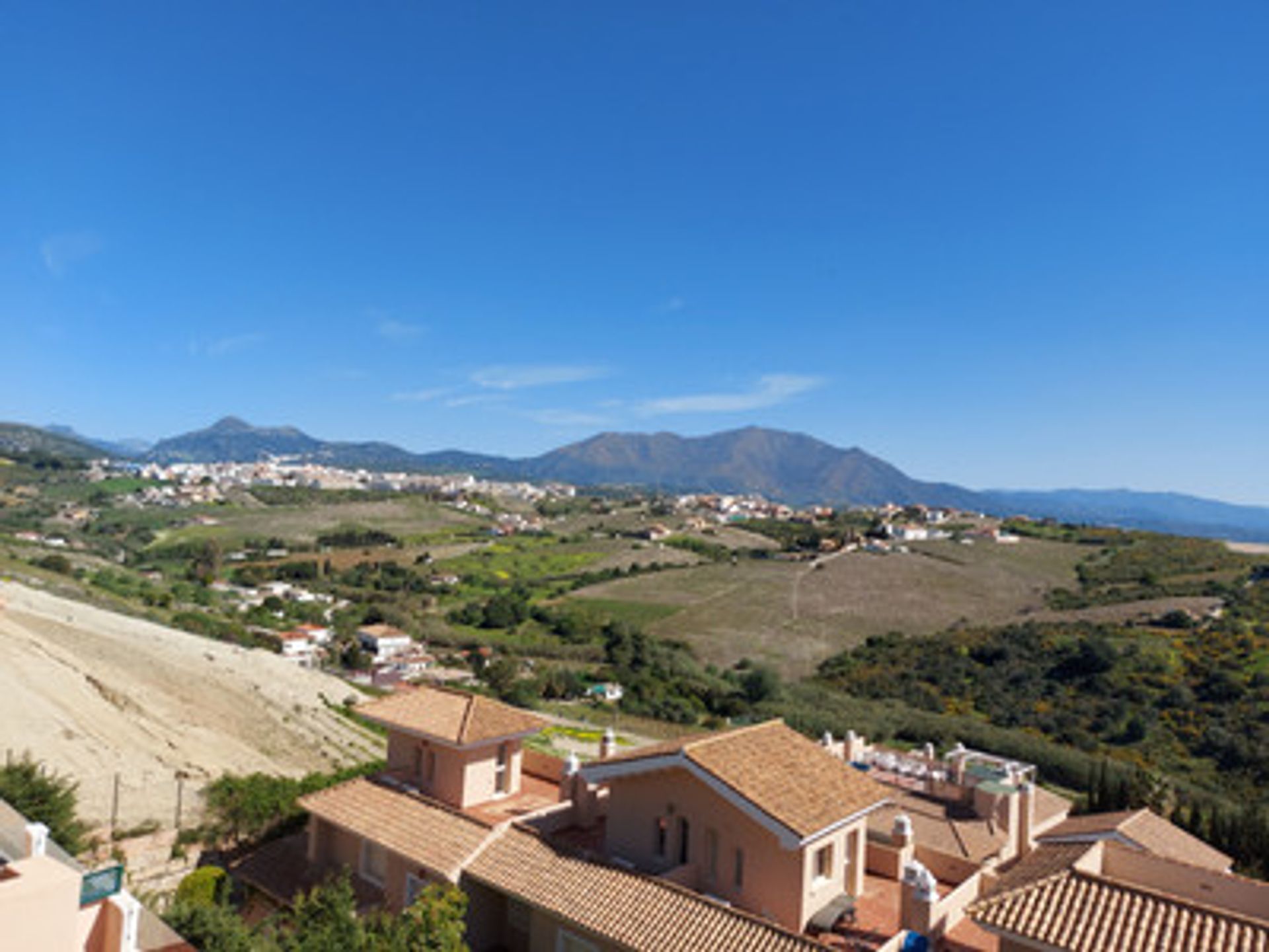 Condominio nel Puerto de la Duquesa, Andalusia 10191944