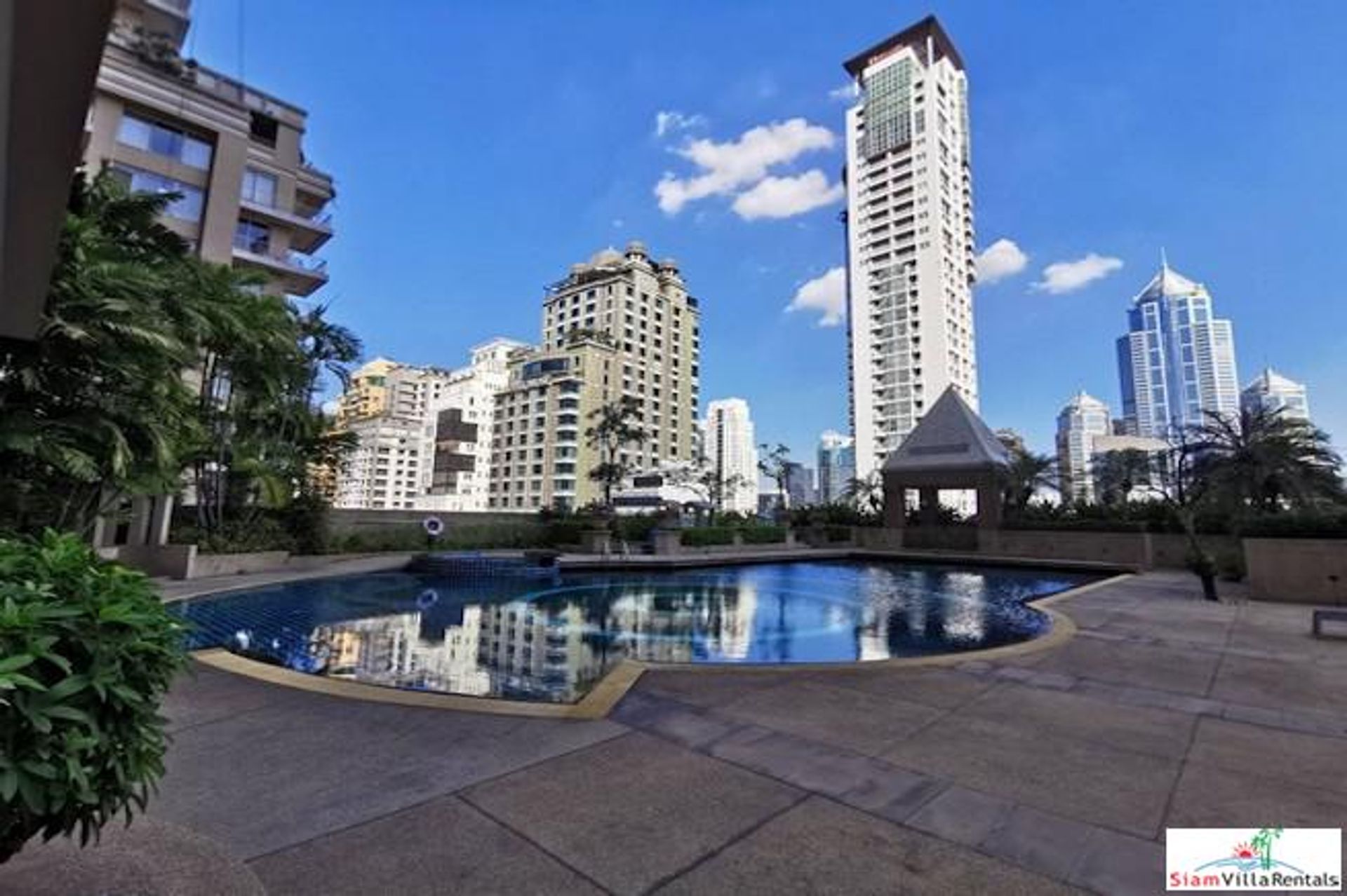 Condominium in Pathum Wan, Krung Thep Maha Nakhon 10192156