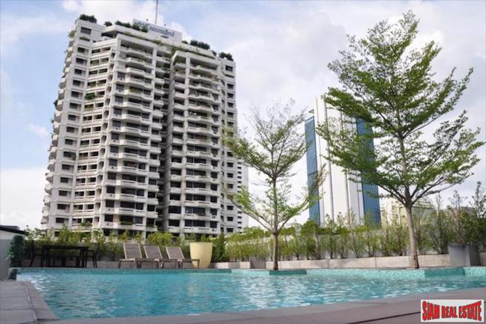 Condominium in Bang Rak, Krung Thep Maha Nakhon 10192215