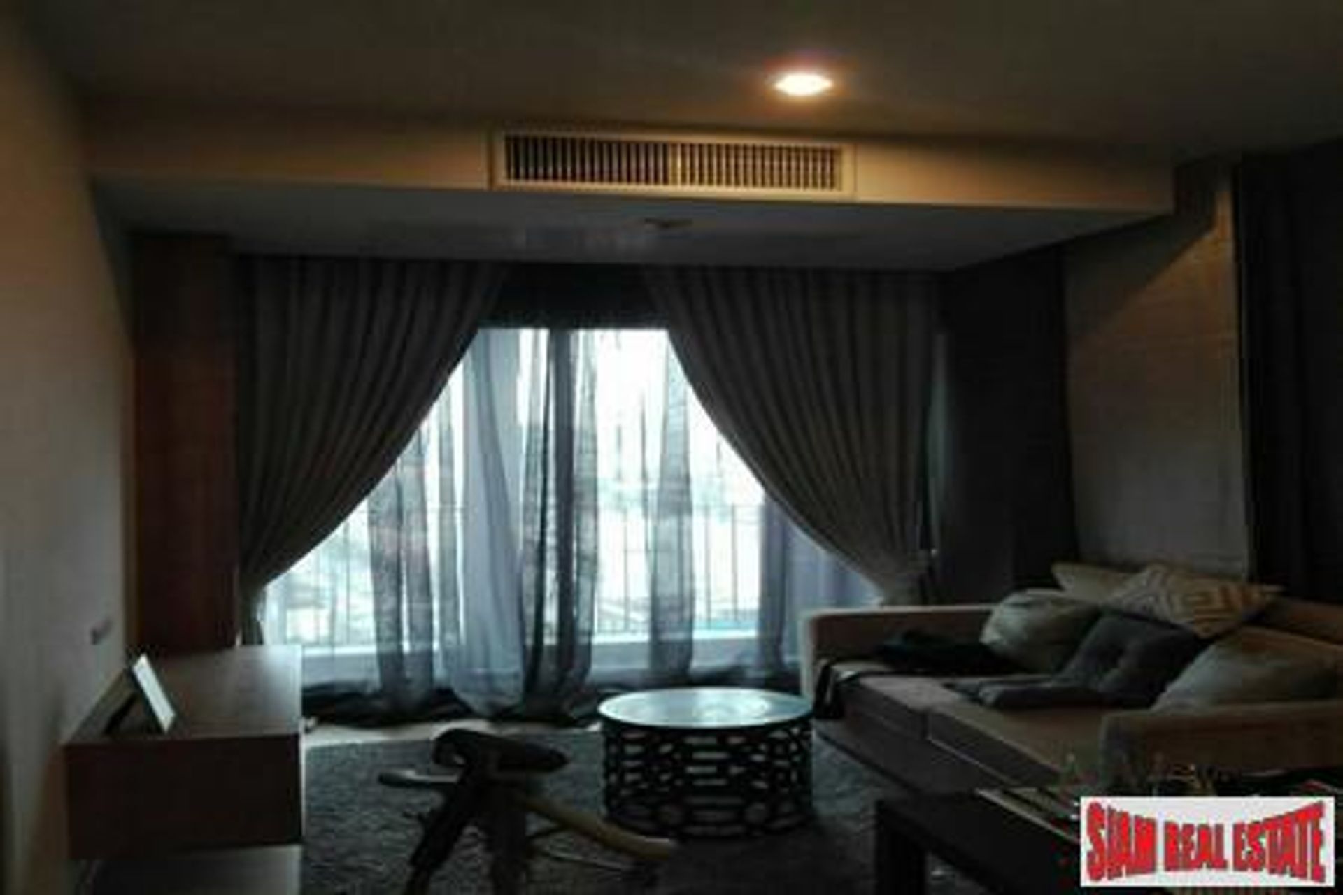 Condominium in Bang Rak, Krung Thep Maha Nakhon 10192218