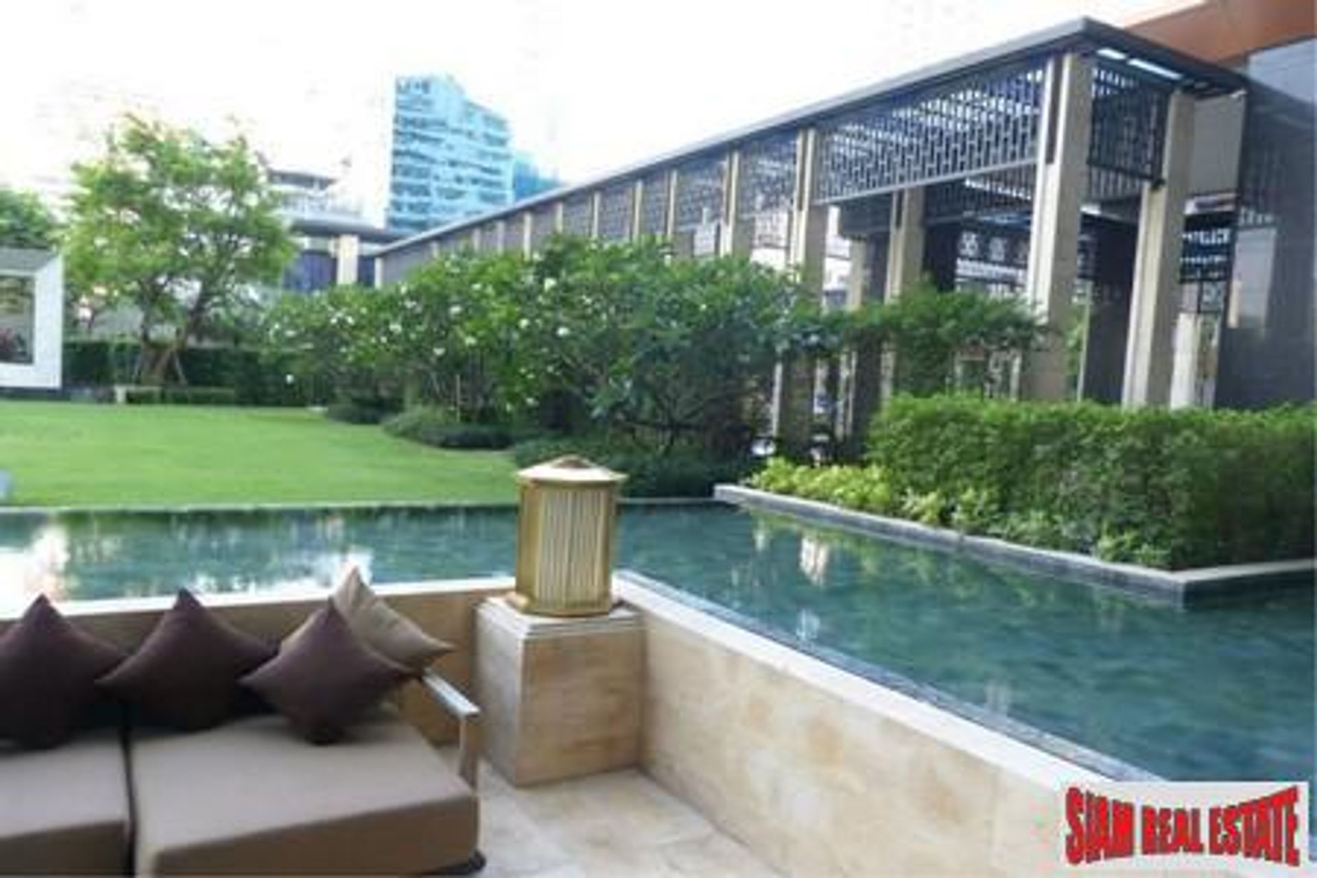 Condominium in Bang Rak, Krung Thep Maha Nakhon 10192218