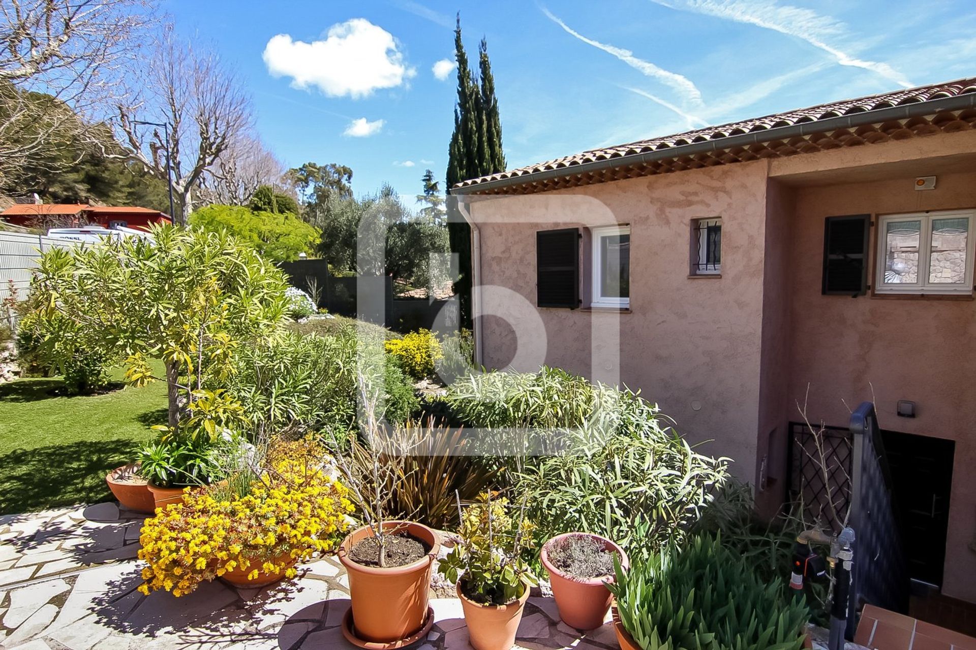 Talo sisään Eze, Provence-Alpes-Cote d'Azur 10192473