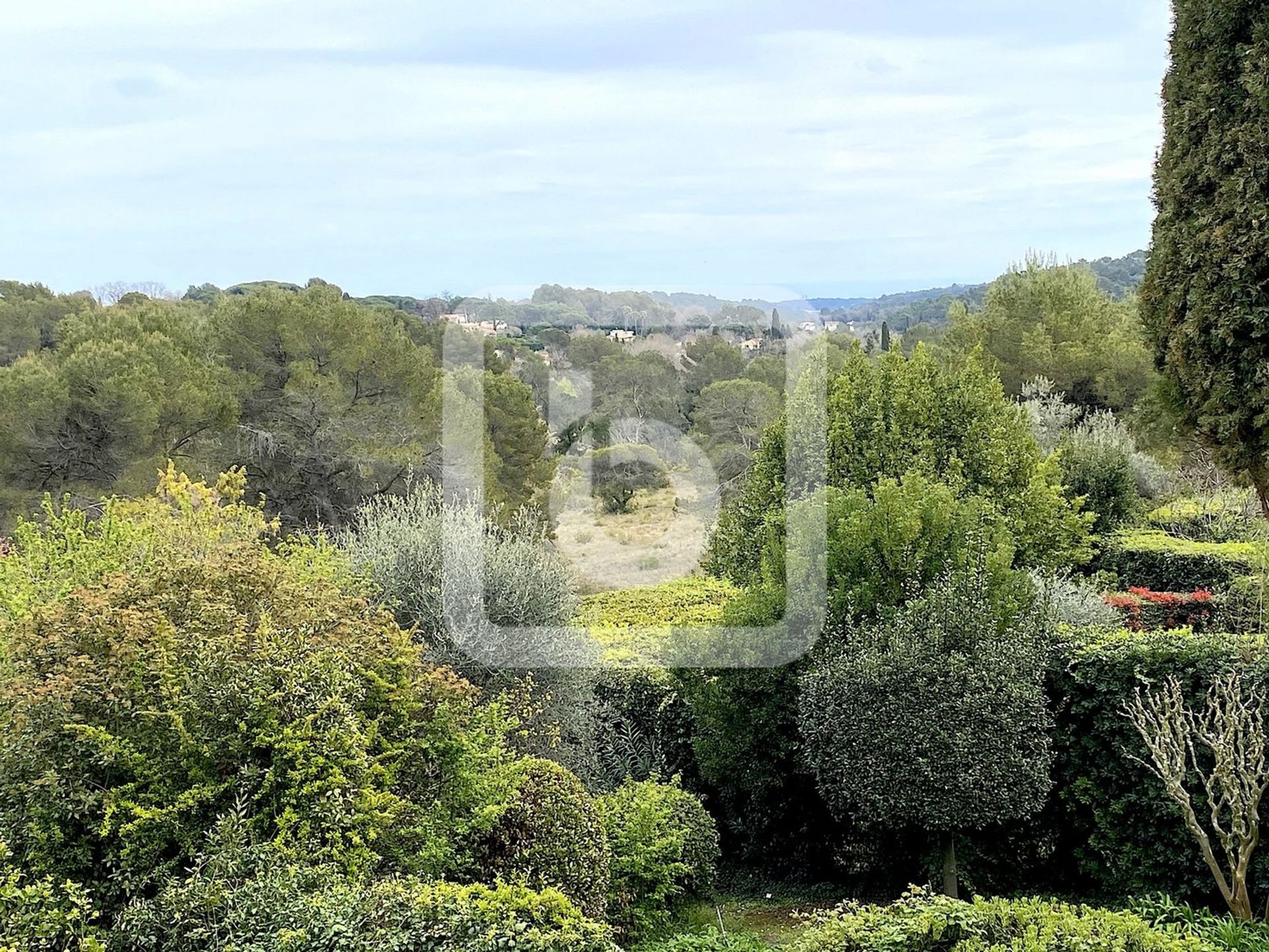 Hus i Mouans-Sartoux, Provence-Alpes-Côte d'Azur 10192500