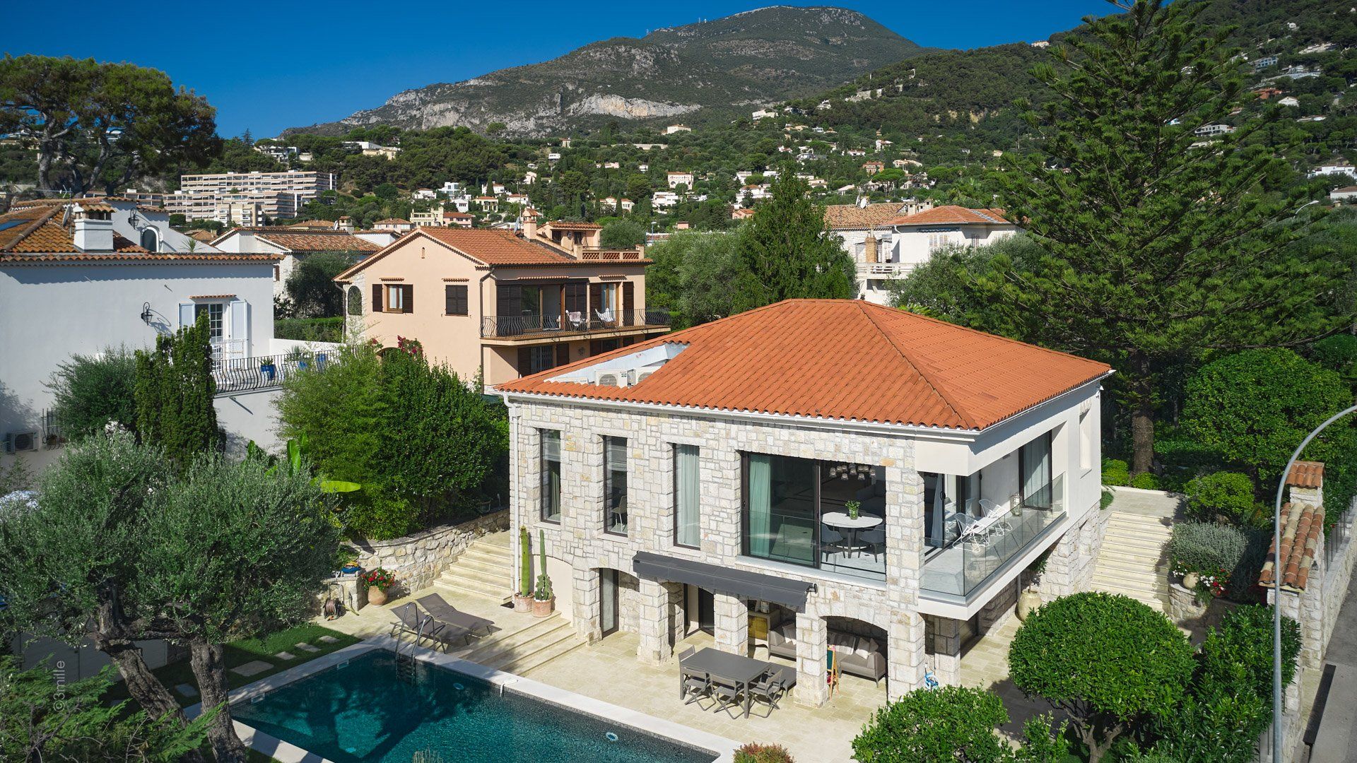 Talo sisään Cap Martin, Provence-Alpes-Cote d'Azur 10192514