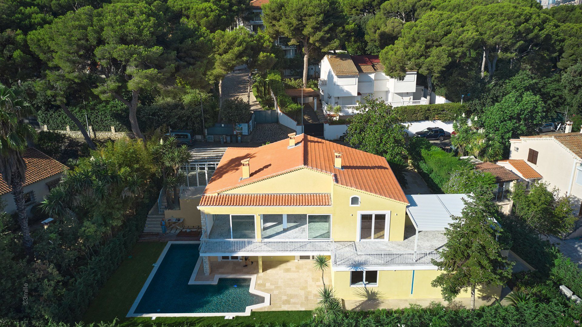 Talo sisään Cap Martin, Provence-Alpes-Cote d'Azur 10192517