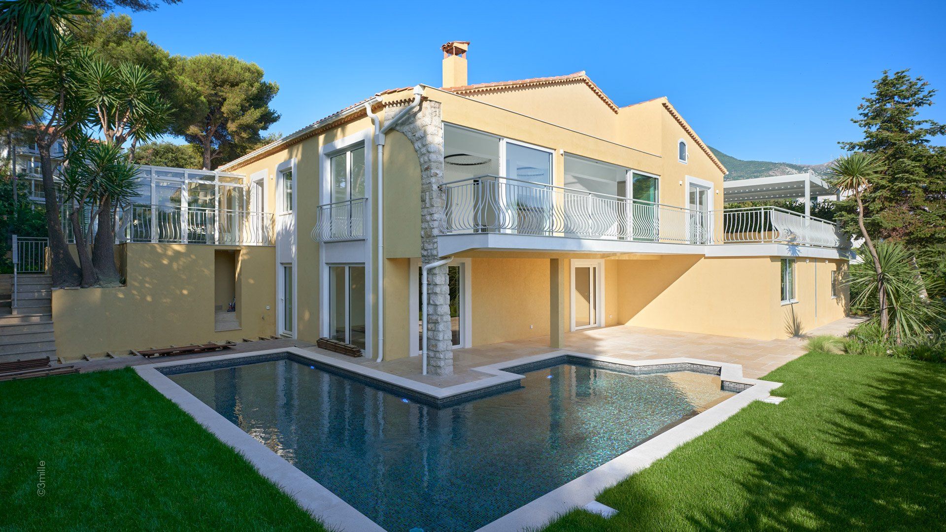 Talo sisään Roquebrune-Cap-Martin, Provence-Alpes-Côte d'Azur 10192517