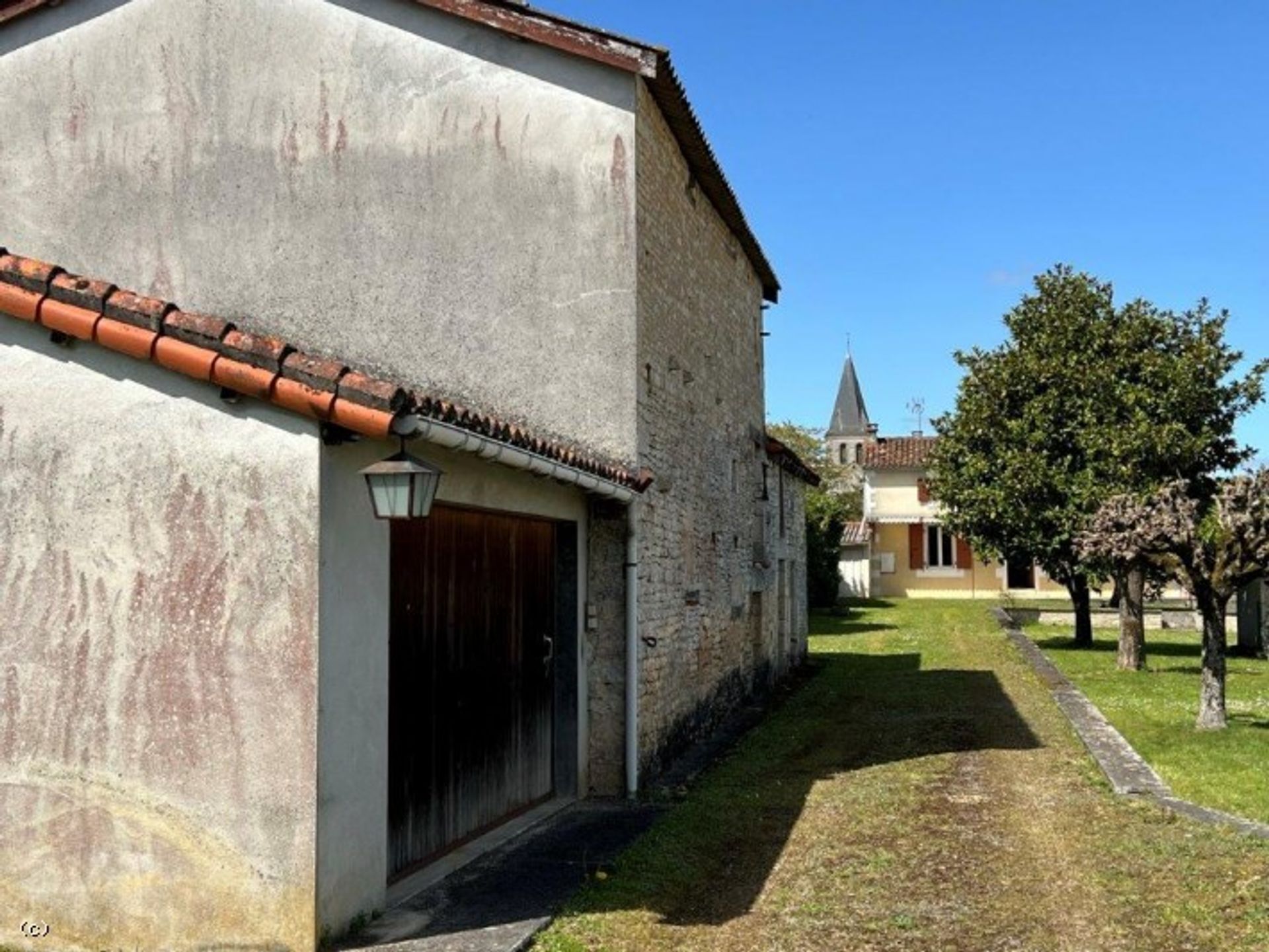 房子 在 Verteuil-sur-Charente, Nouvelle-Aquitaine 10192862