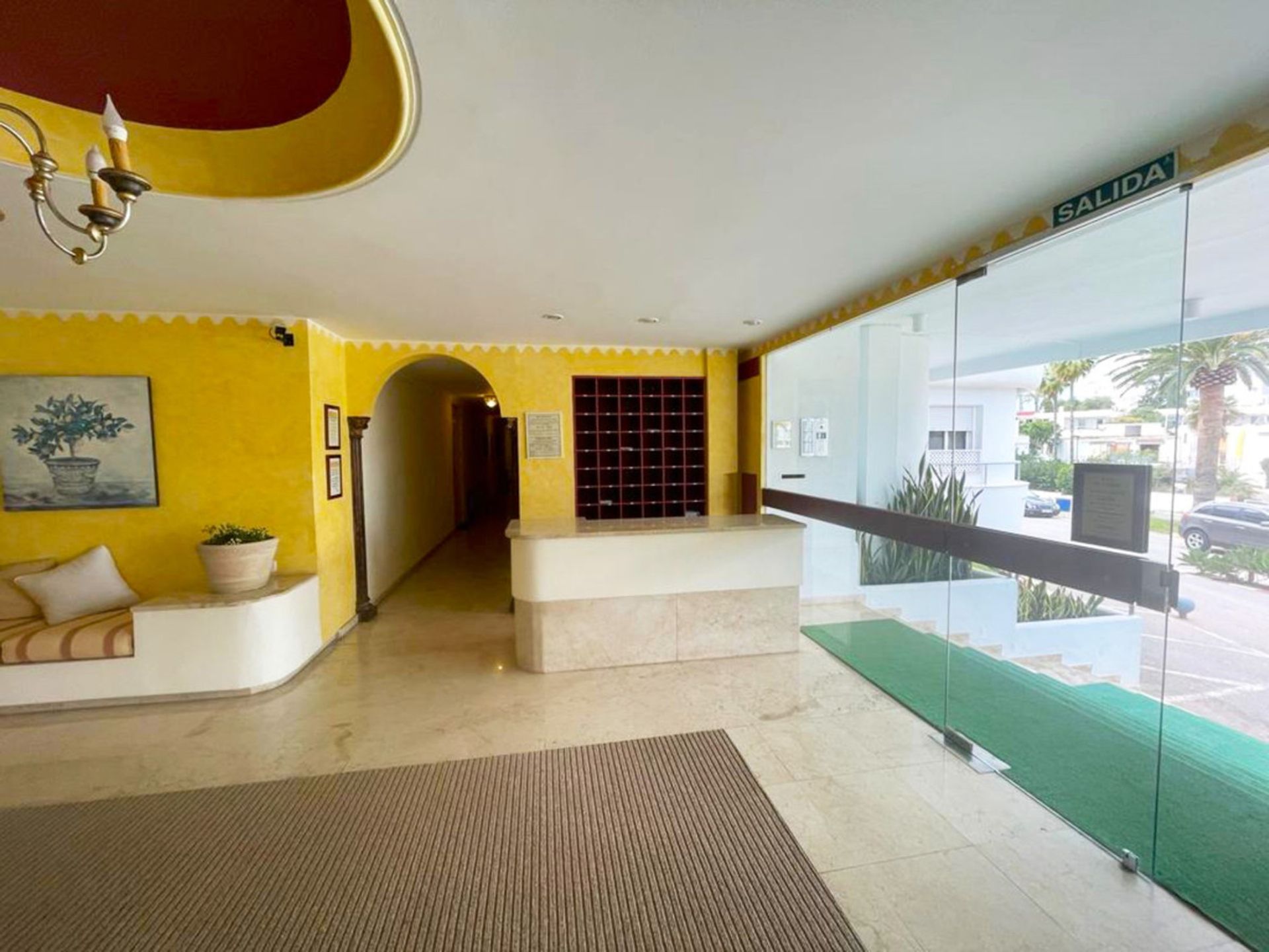 Condominium in Marbella, Andalucía 10193085