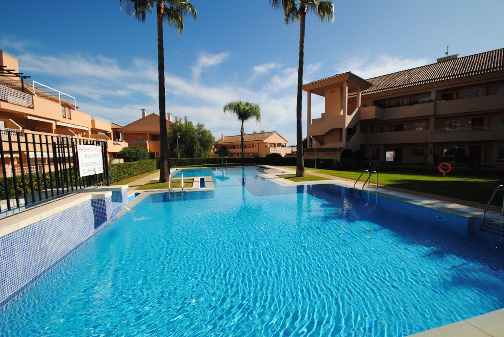 Condominium in Marbella, Andalucía 10195108