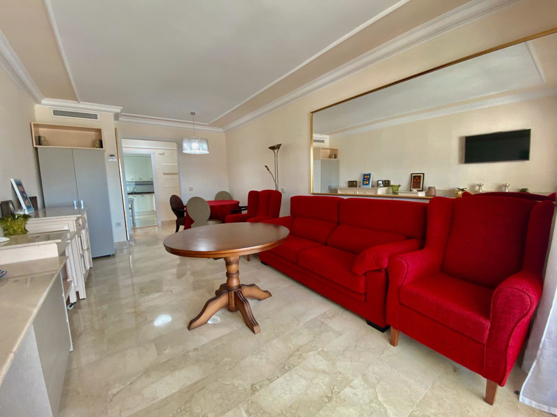 Condominium in Marbella, Andalusia 10195233