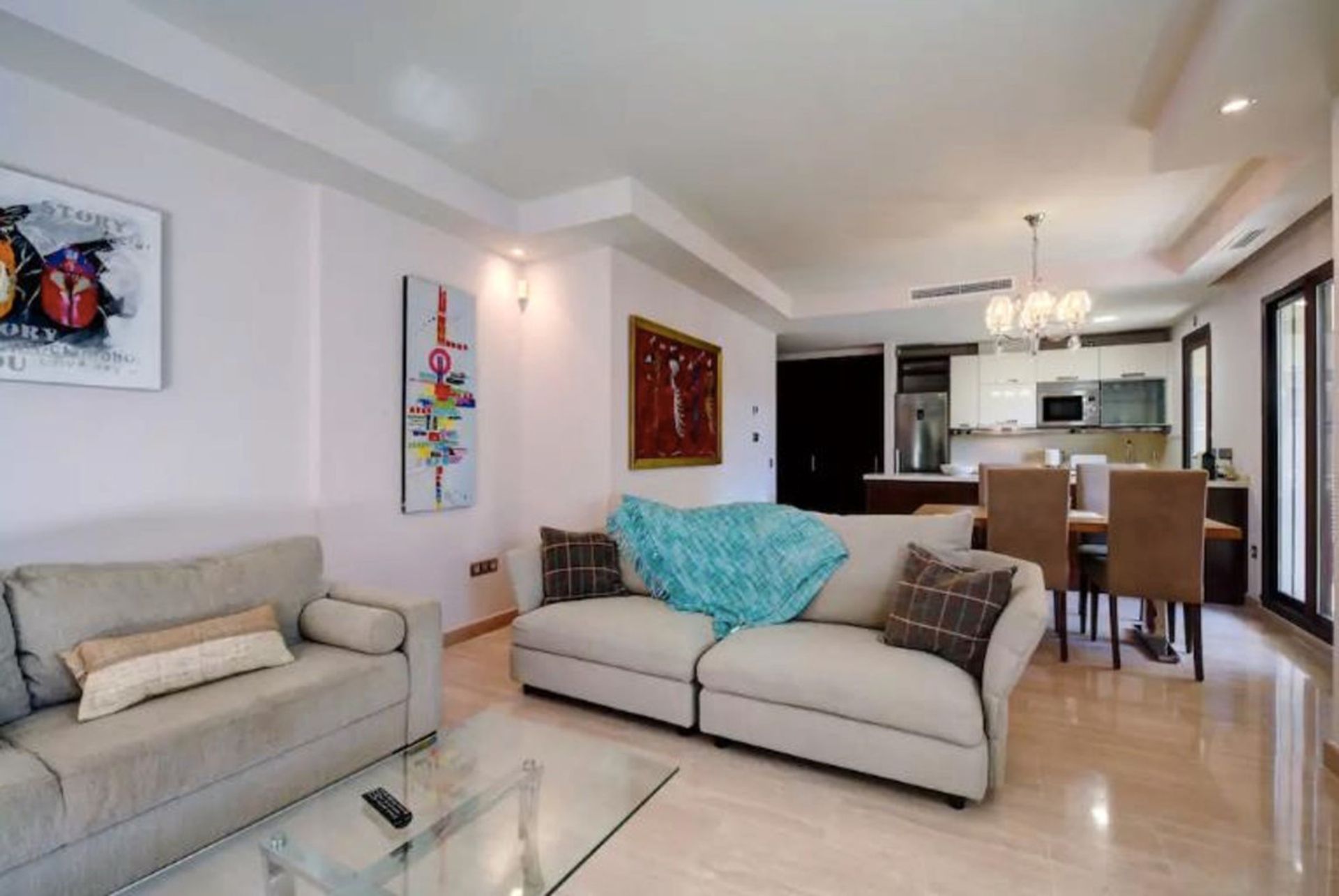 Condominium in Marbella, Andalusia 10195235