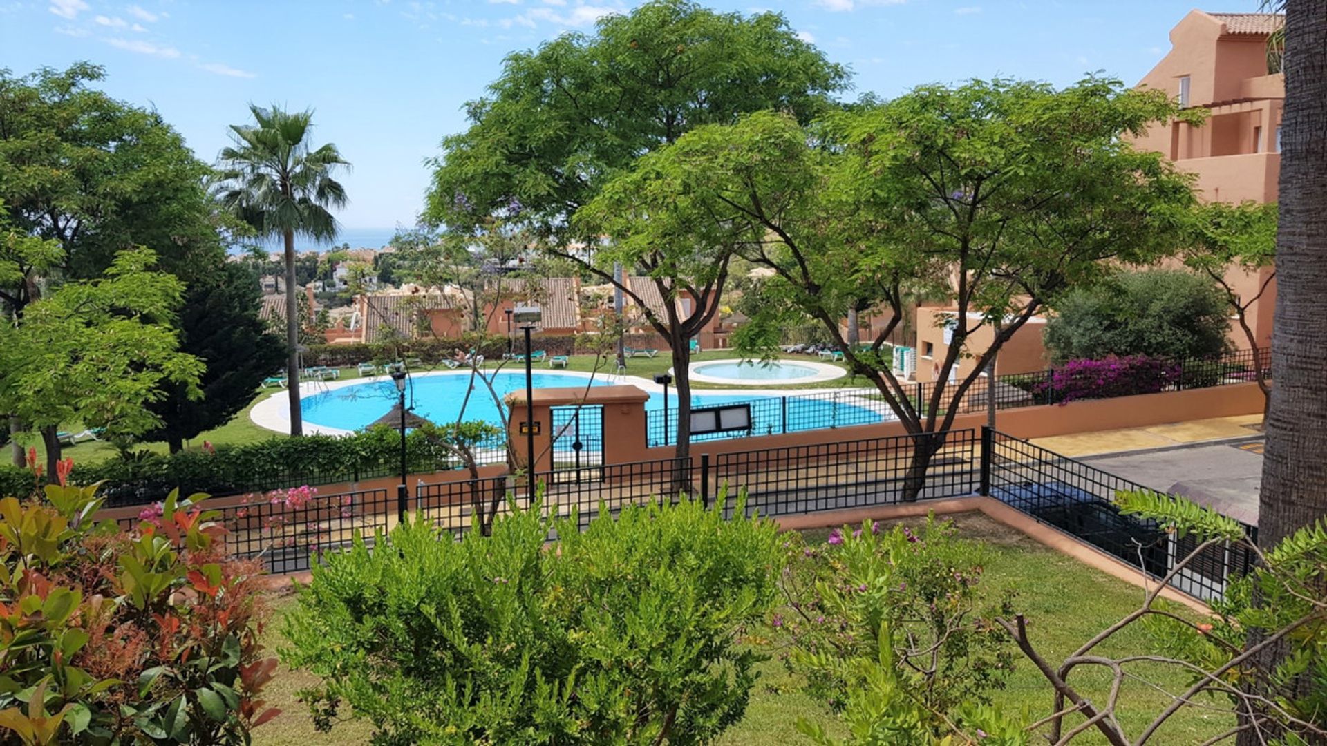 Condominium in Marbella, Andalucía 10195525