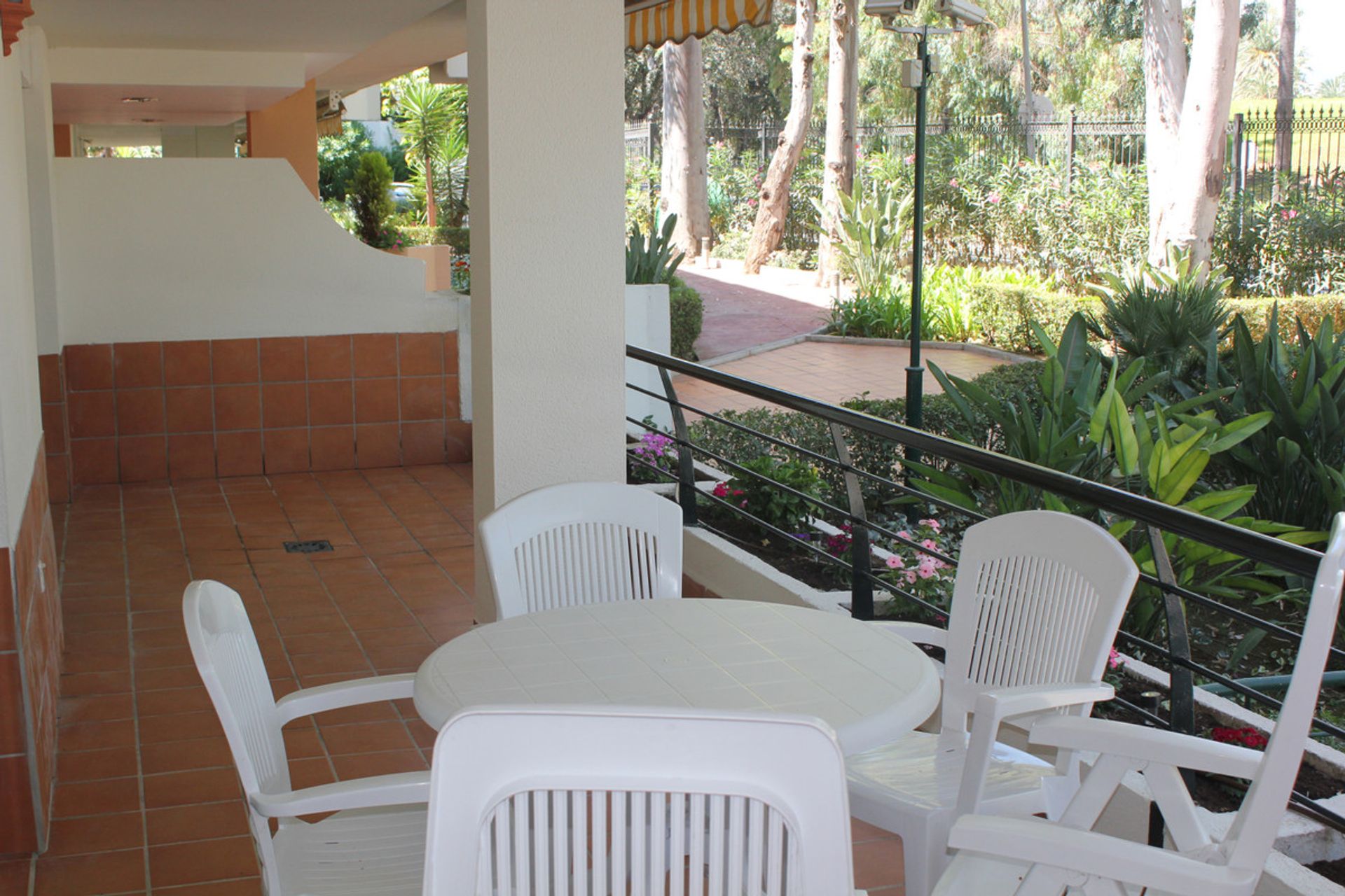 Condominium in Marbella, Andalucía 10195623