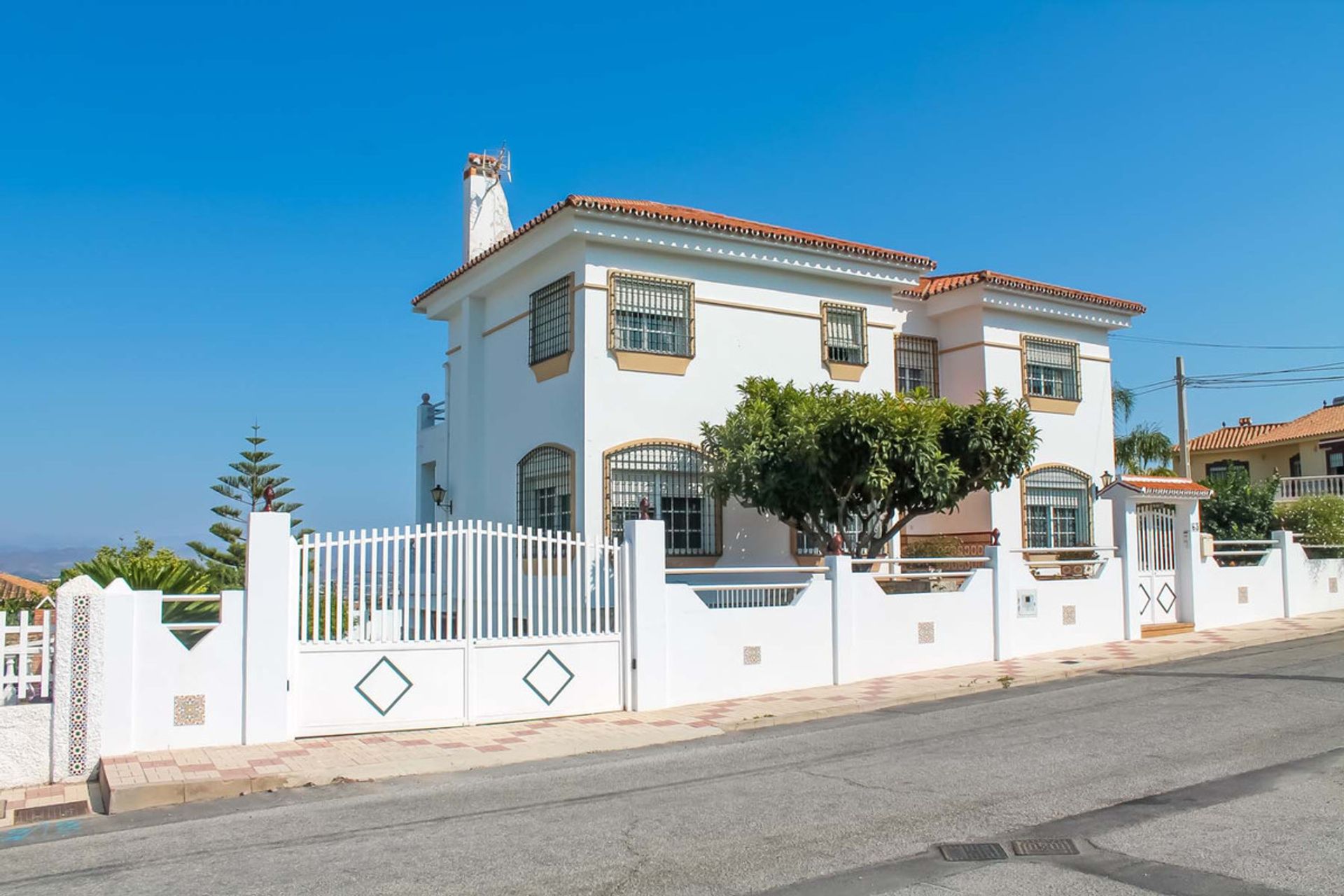 House in Alhaurín de la Torre, Andalucía 10196314