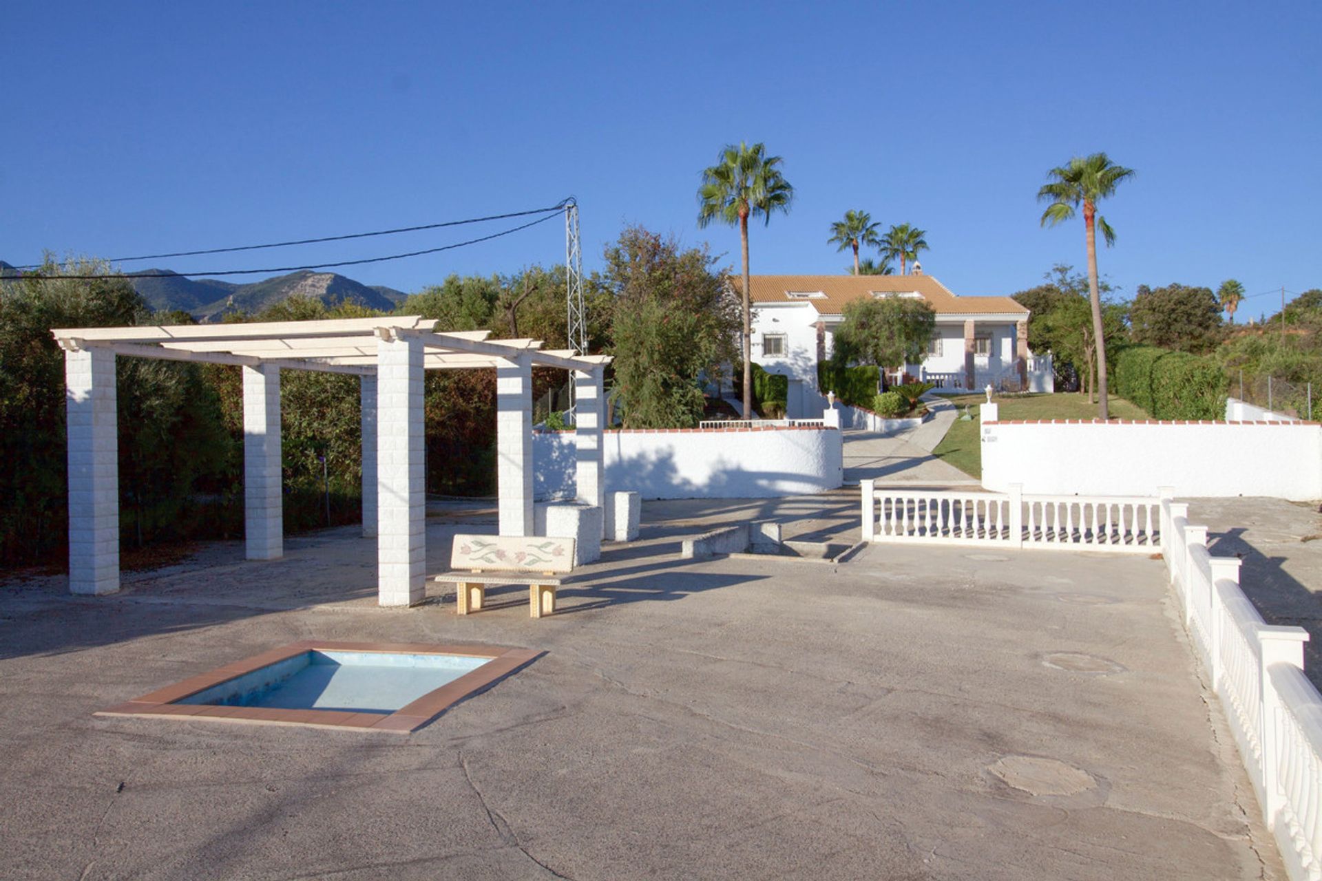 House in Alhaurín de la Torre, Andalucía 10196337