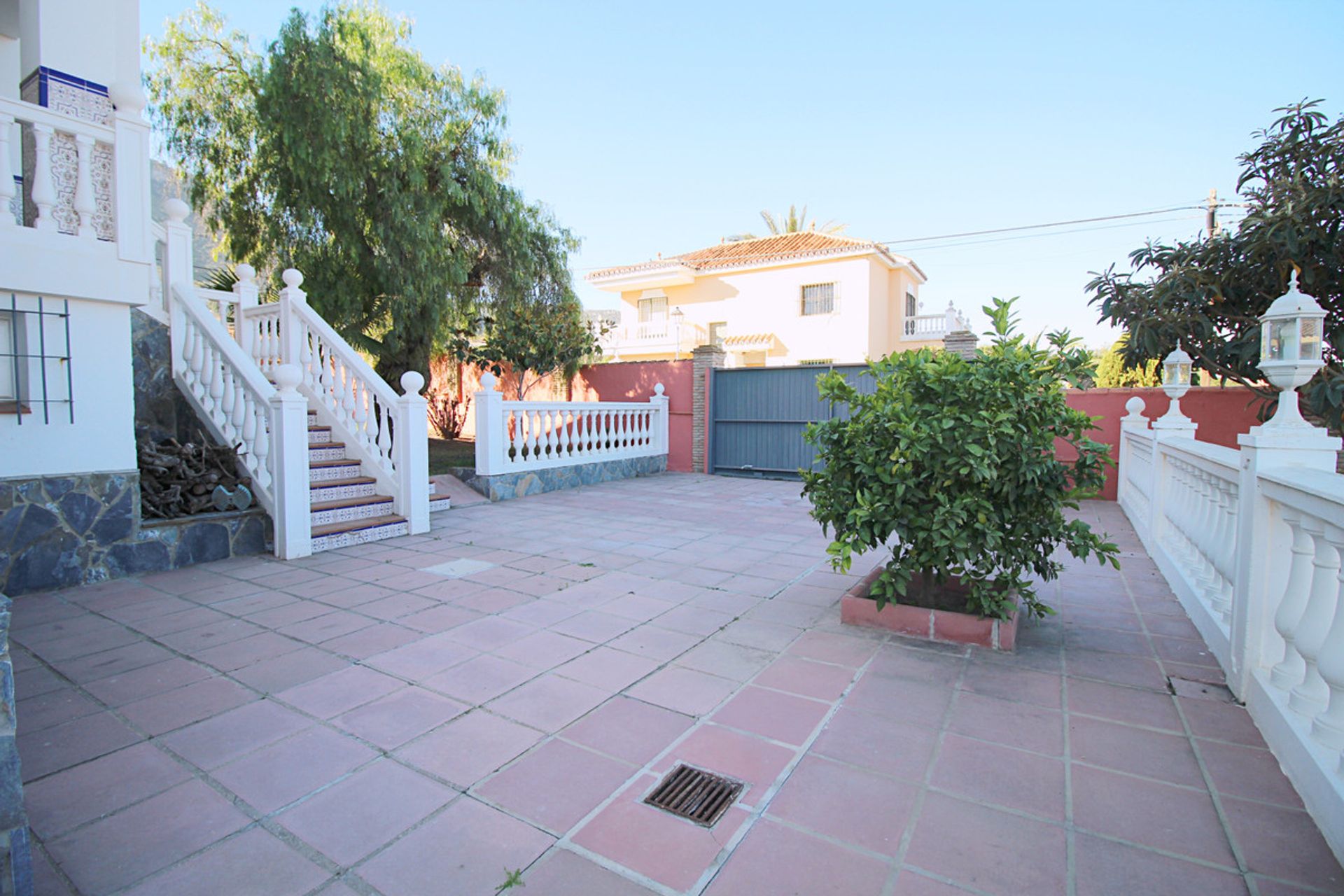 Casa nel Alhaurín de la Torre, Andalucía 10196353