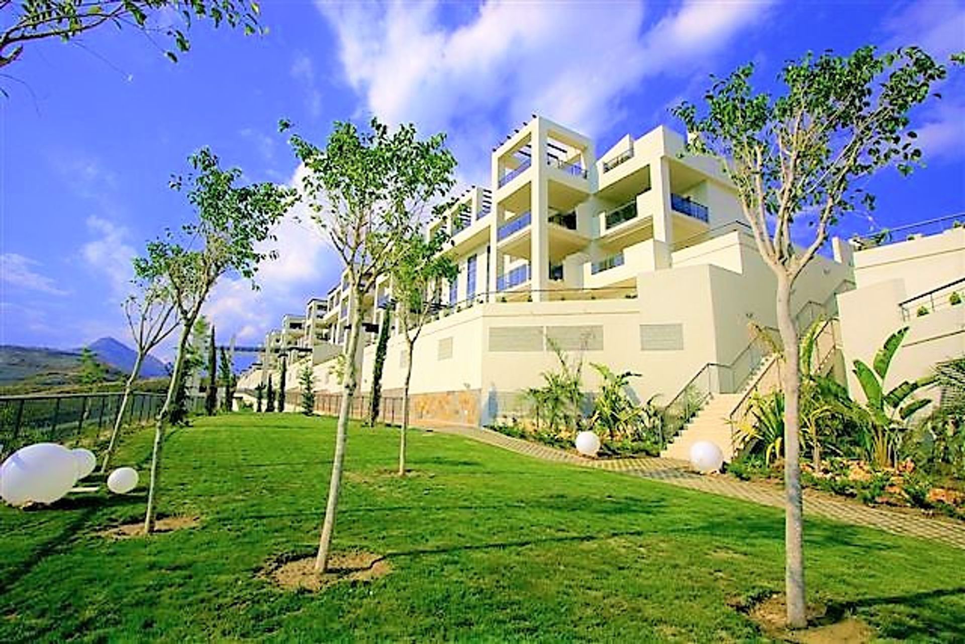 Condominium in Benahavis, Andalusië 10196700