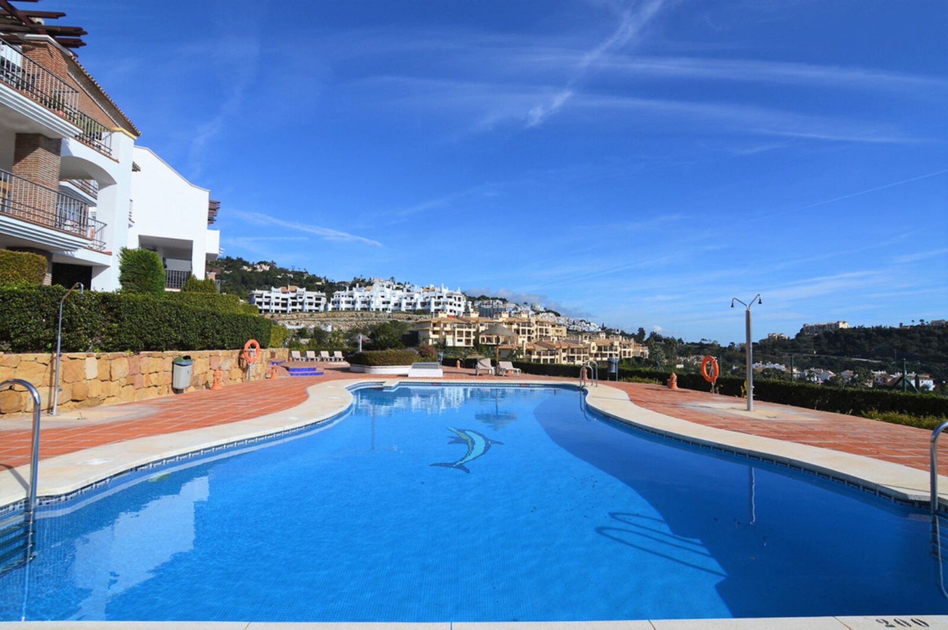 Condominium in Benahavís, Andalusia 10196892