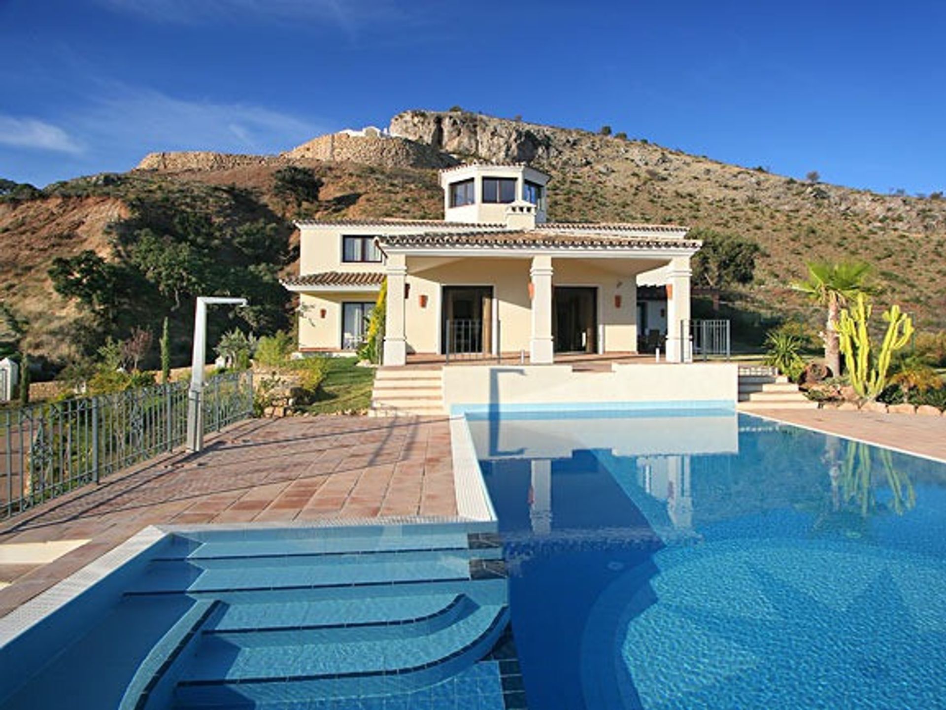 House in Benahavis, Andalusia 10197017