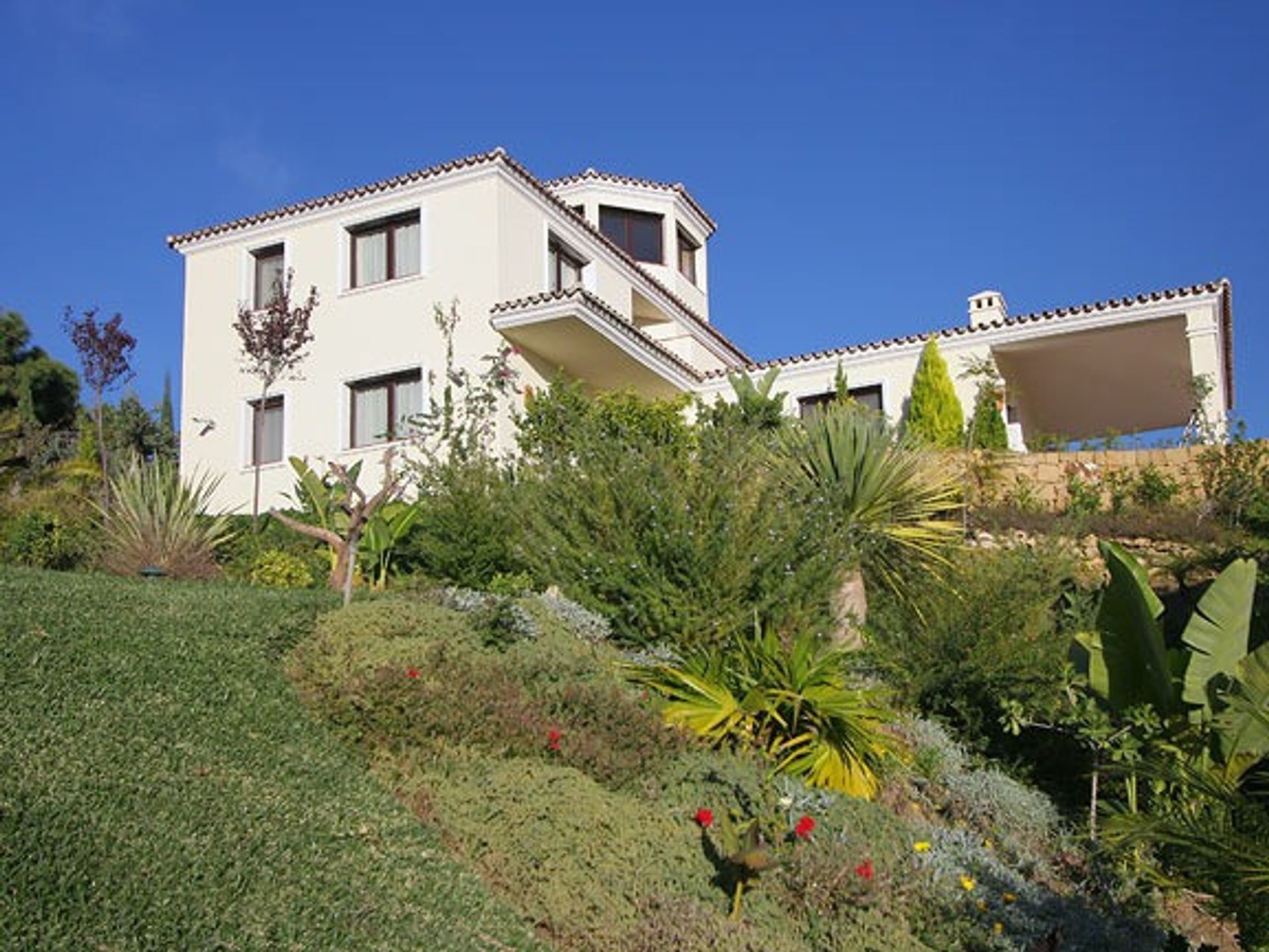 House in Benahavis, Andalusia 10197017