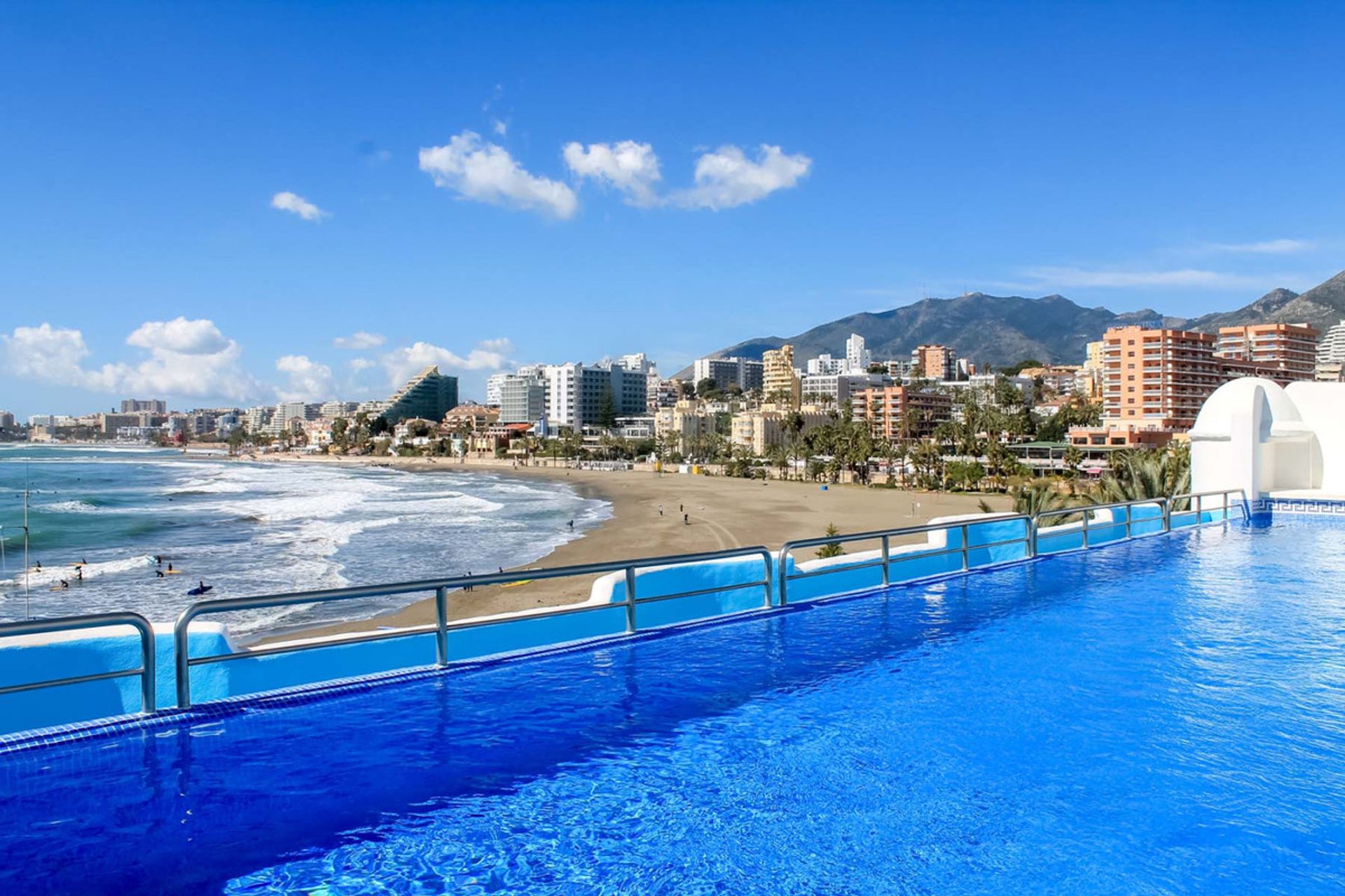 Condominium dans Benalmádena, Andalucía 10197495