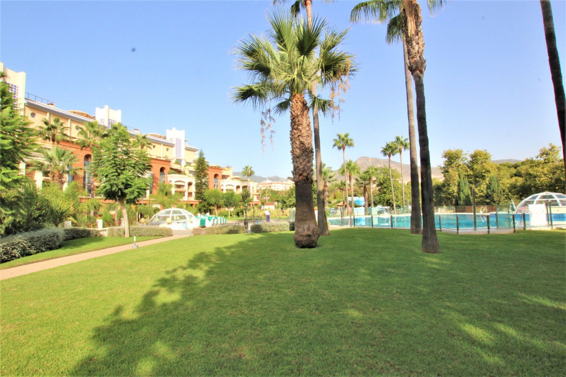 Condominio en Arroyo de la Miel, Andalucía 10197505