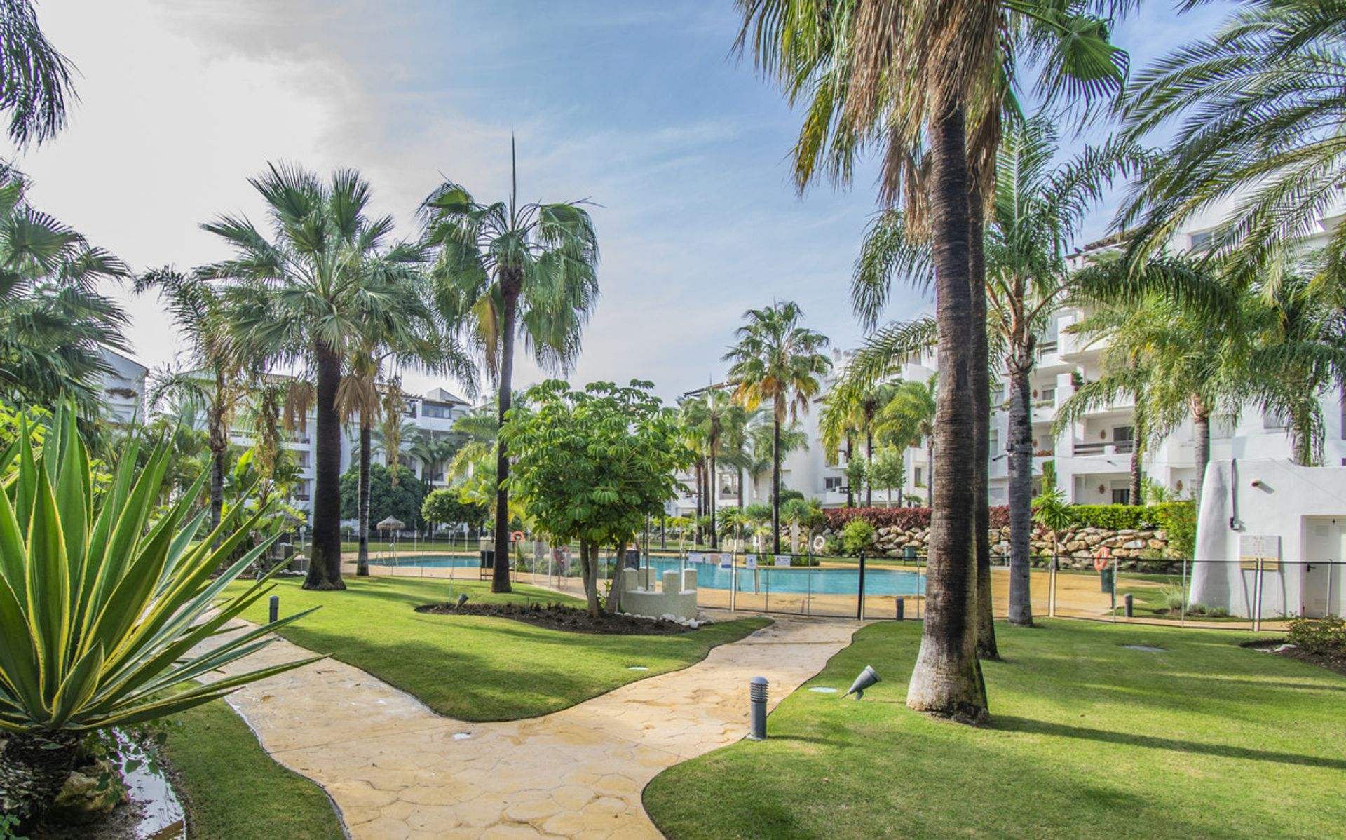 Condominio nel Benahavis, Andalusia 10198003