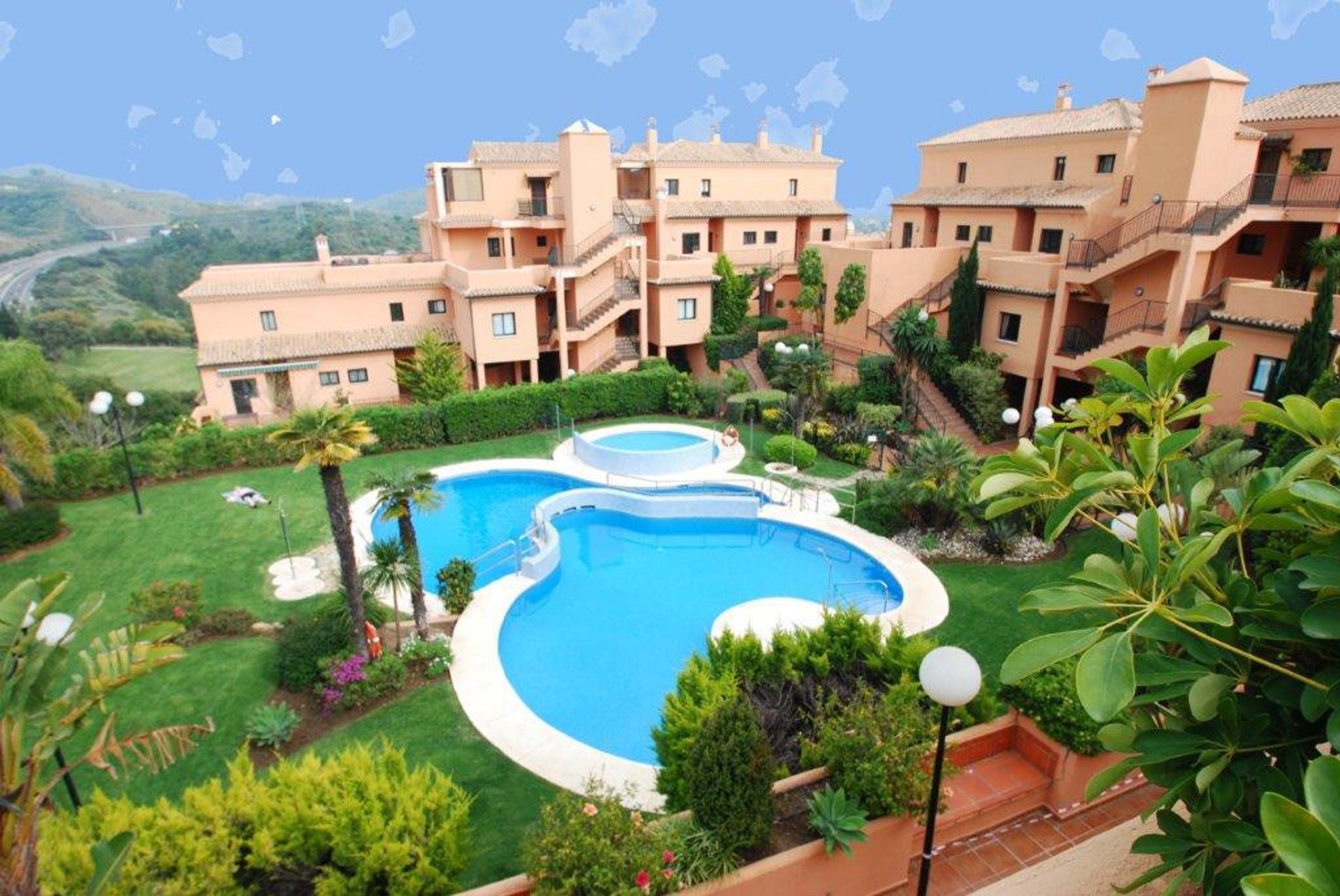 Condominium in Marbella, Andalucía 10198135