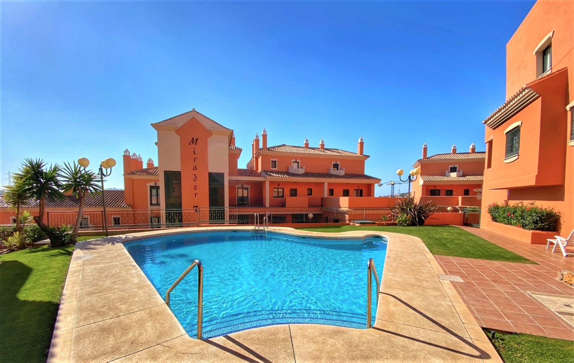 Condominium in Marbella, Andalucía 10198165