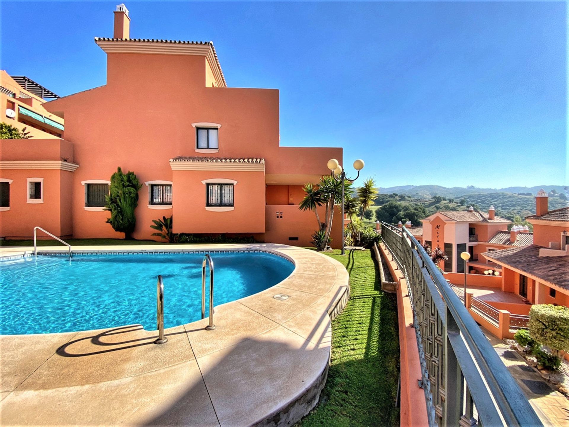 Condominium in Marbella, Andalucía 10198165