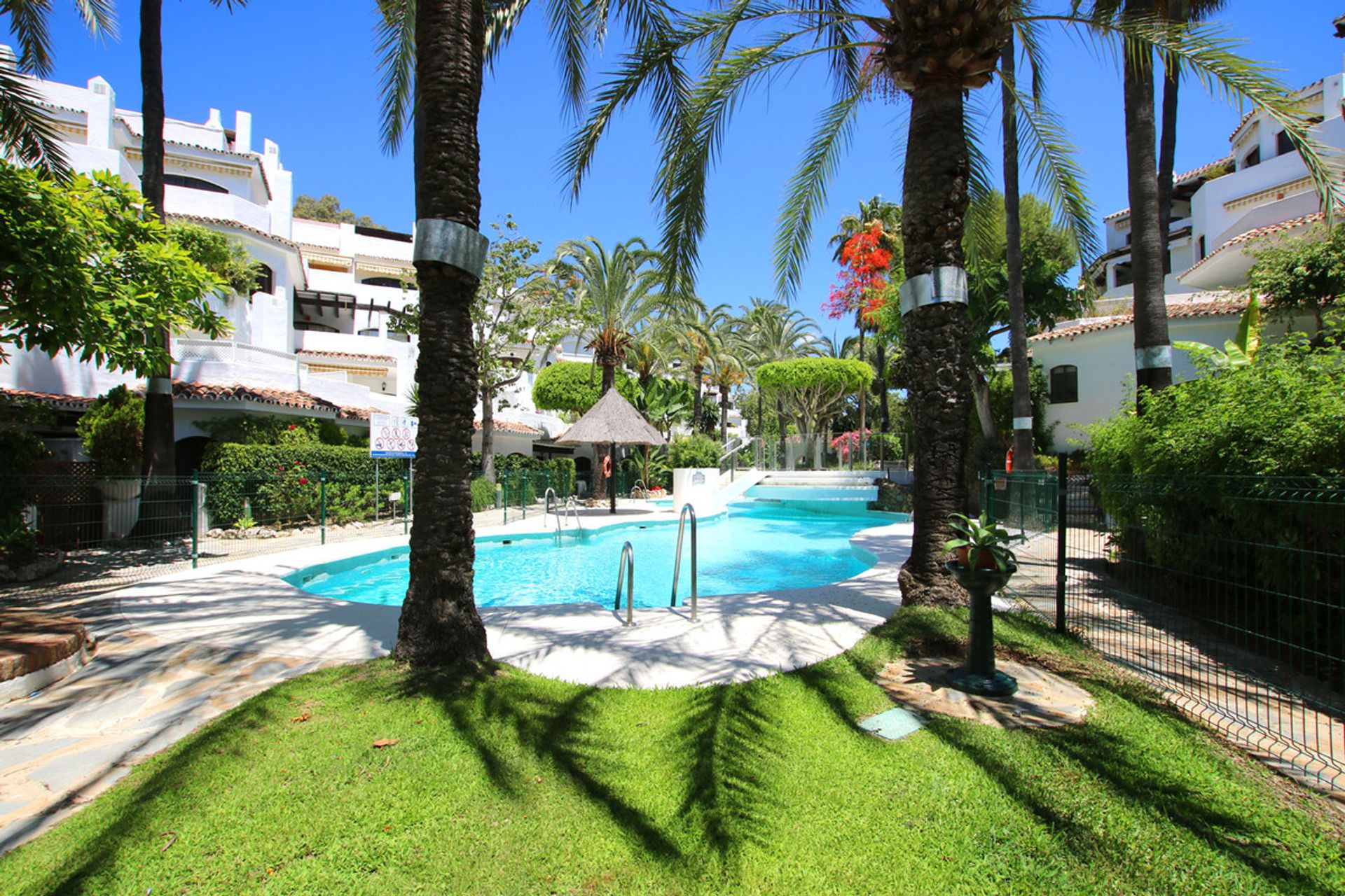 Condominium in Marbella, Andalucía 10198173