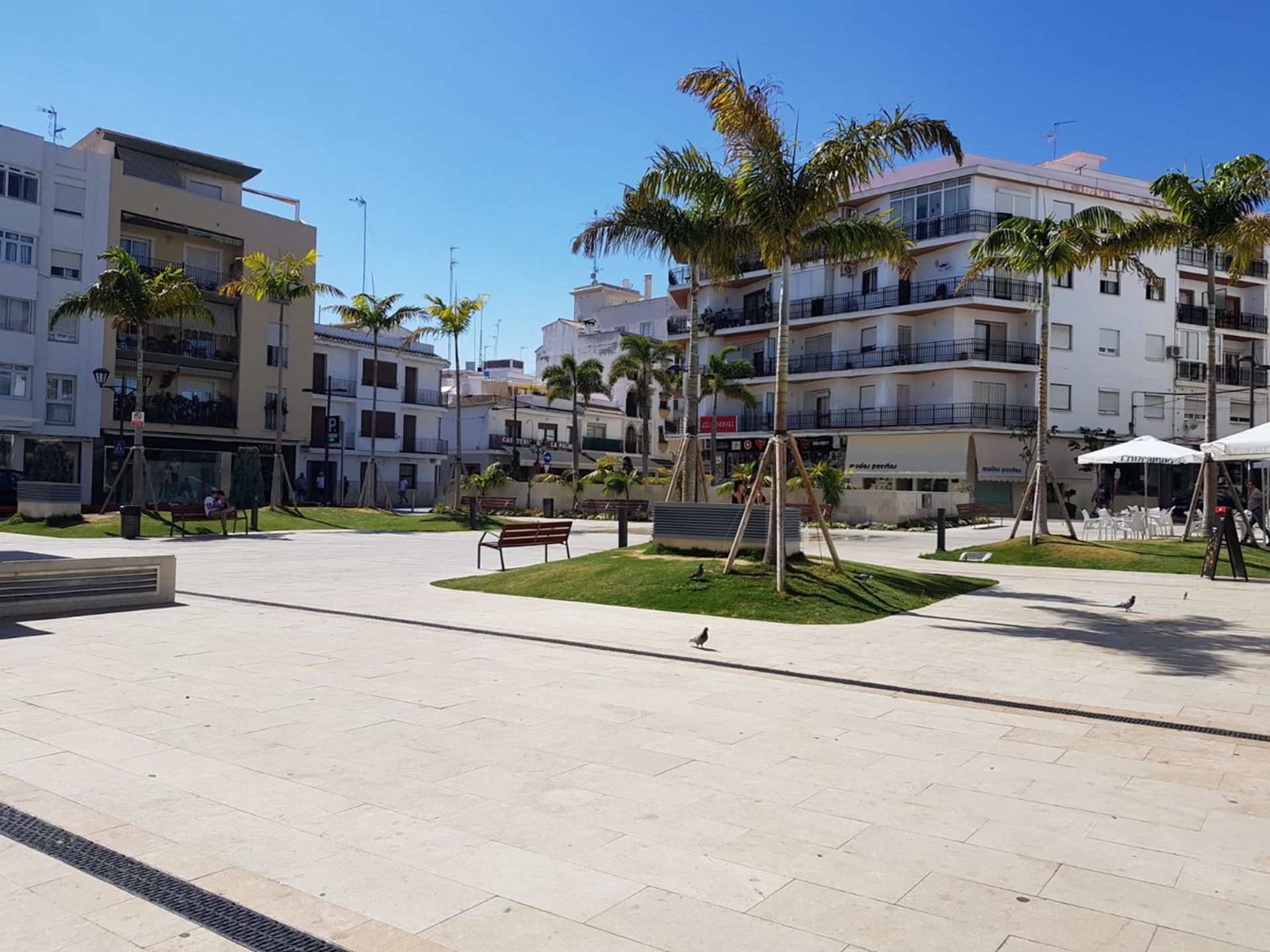 Condominium in Estepona, Andalucía 10198397