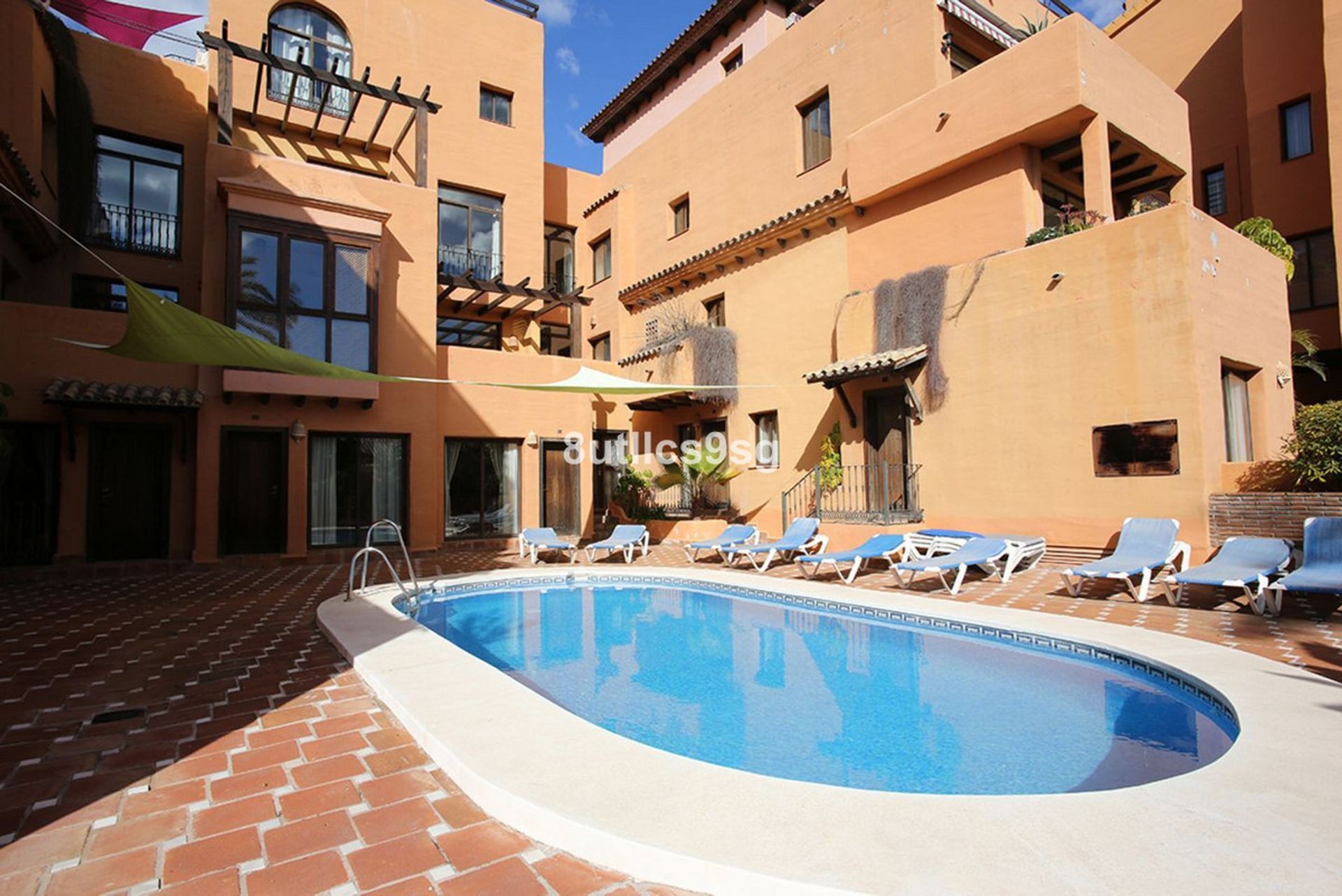 Condominium in Estepona, Andalusië 10198506