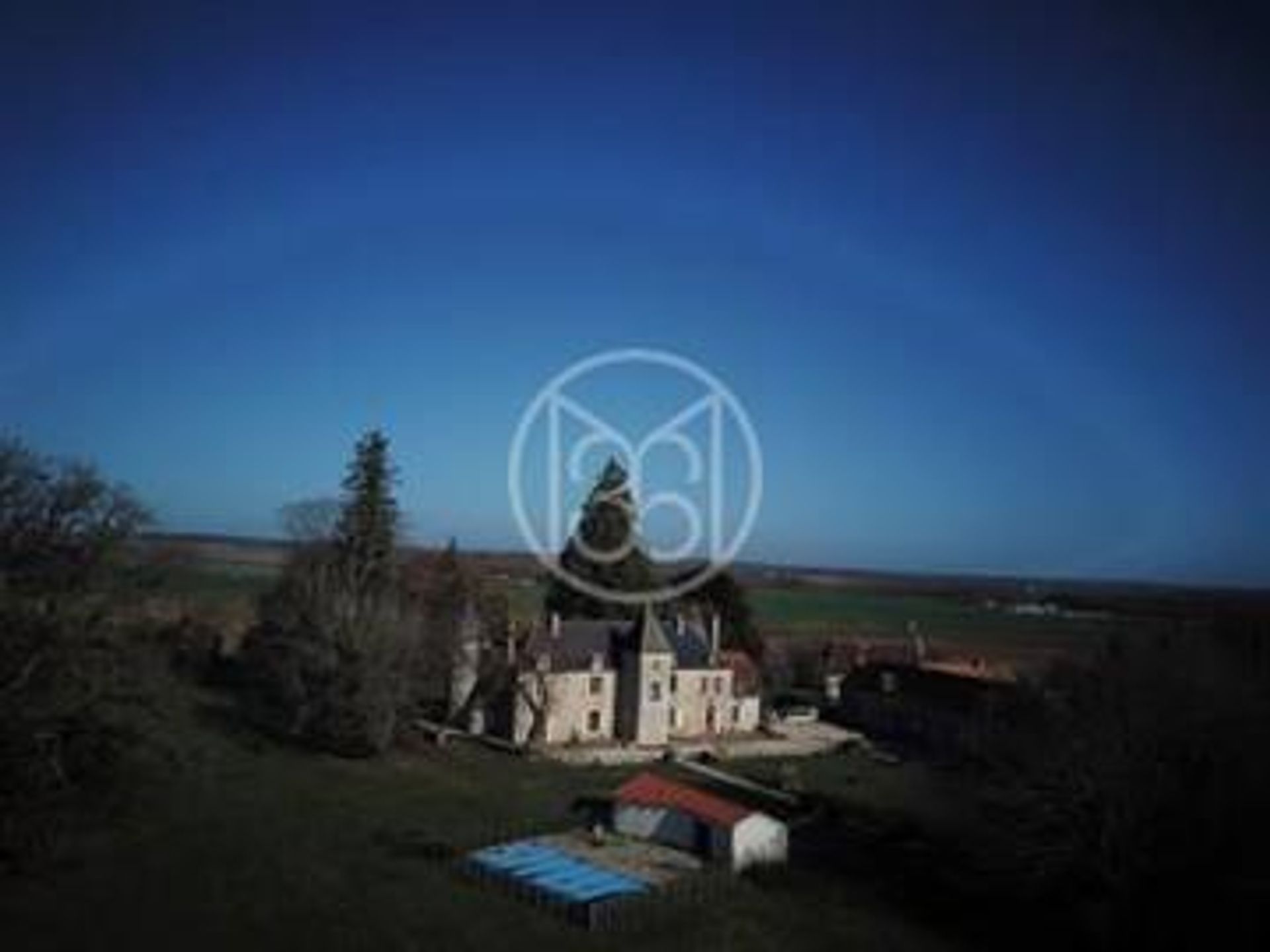 Rumah di Saint-Savin, Nouvelle-Aquitaine 10198735